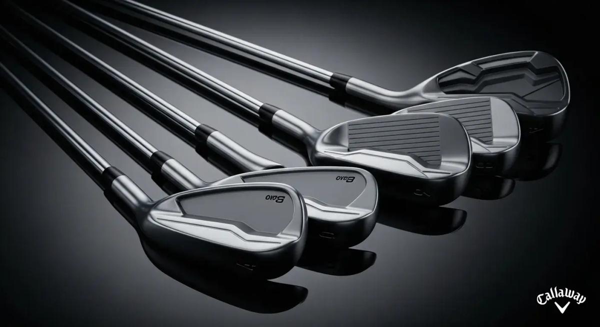 複数の最新ゴルフアイアンを斜めに並べたイメージ。金属質の質感と流れるような形状を持ち、デザインを特定できない抽象的な構成。画像端にキャロウェイロゴを控えめに配置。