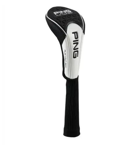 PINGブランドのゴルフクラブ用ヘッドカバー。黒と白の配色で、中央に大きく「PING」のロゴが入っている。上部には立体的なテクスチャが施され、下部はリブ編みのデザインになっており、クラシックで洗練された外観が特徴。
