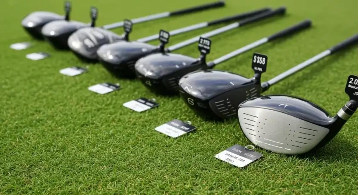 2025年の飛ぶアシスト系ドライバーTOP7が並ぶ比較イメージ