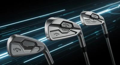 キャロウェイAPEXアイアンA200、A300、TI FUSIONの比較を、広角でダイナミックに表現した抽象イラスト。一つに焦点を当てつつ、三つの違いを示す。