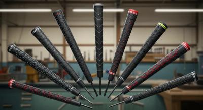 複数の種類と色のゴルフグリップが斜め配置や扇形配置で並び、比較の雰囲気を持つ漫画風イラスト。ロゴなしで質感や形状の違いがわかる。