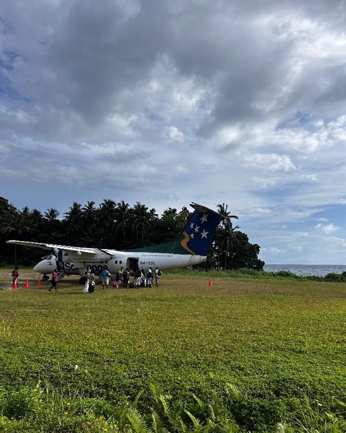 Plane arrival for Circuit Court in Kirakira