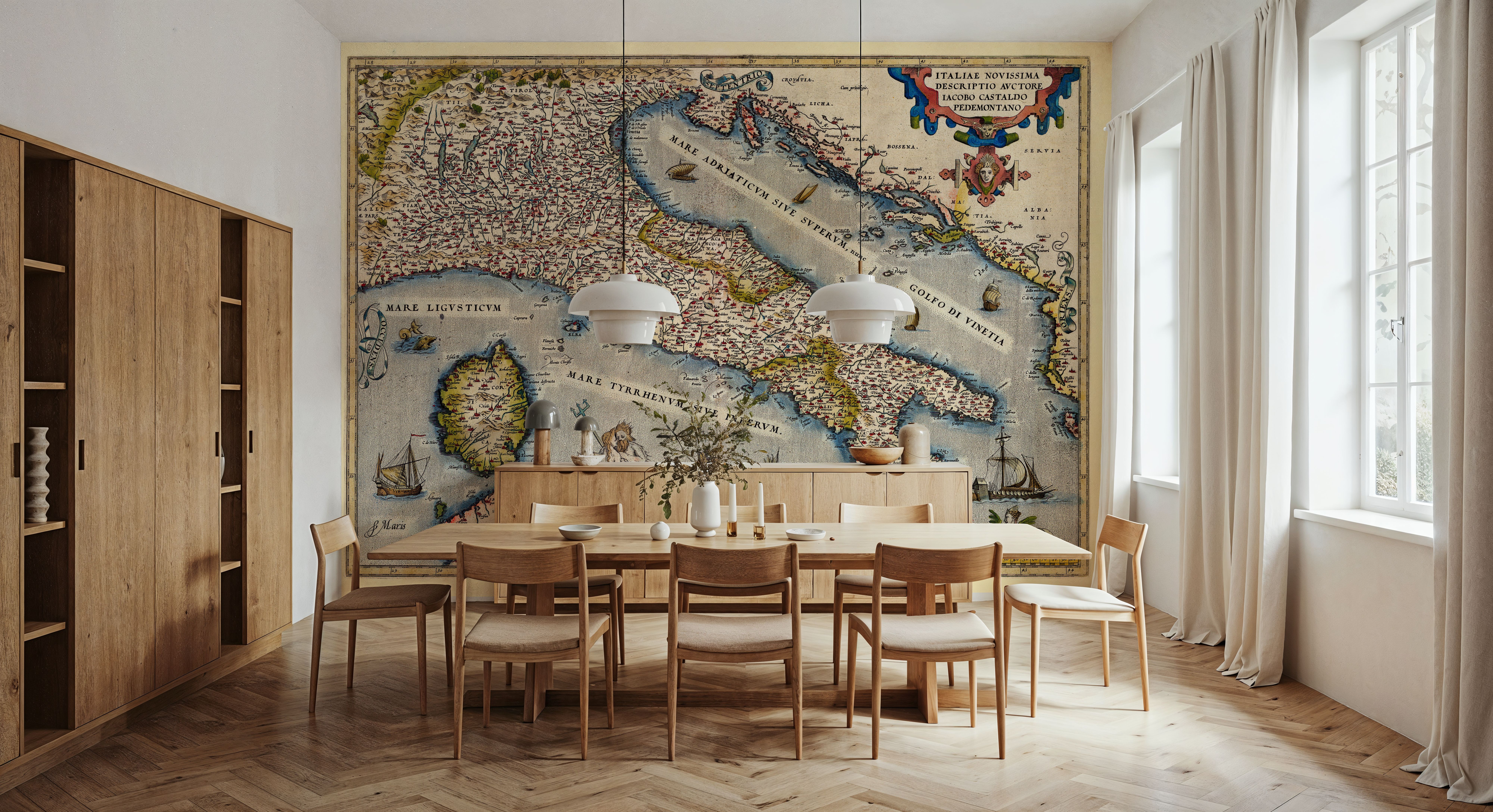 Old Map of Italy, 1570, Wallpaper