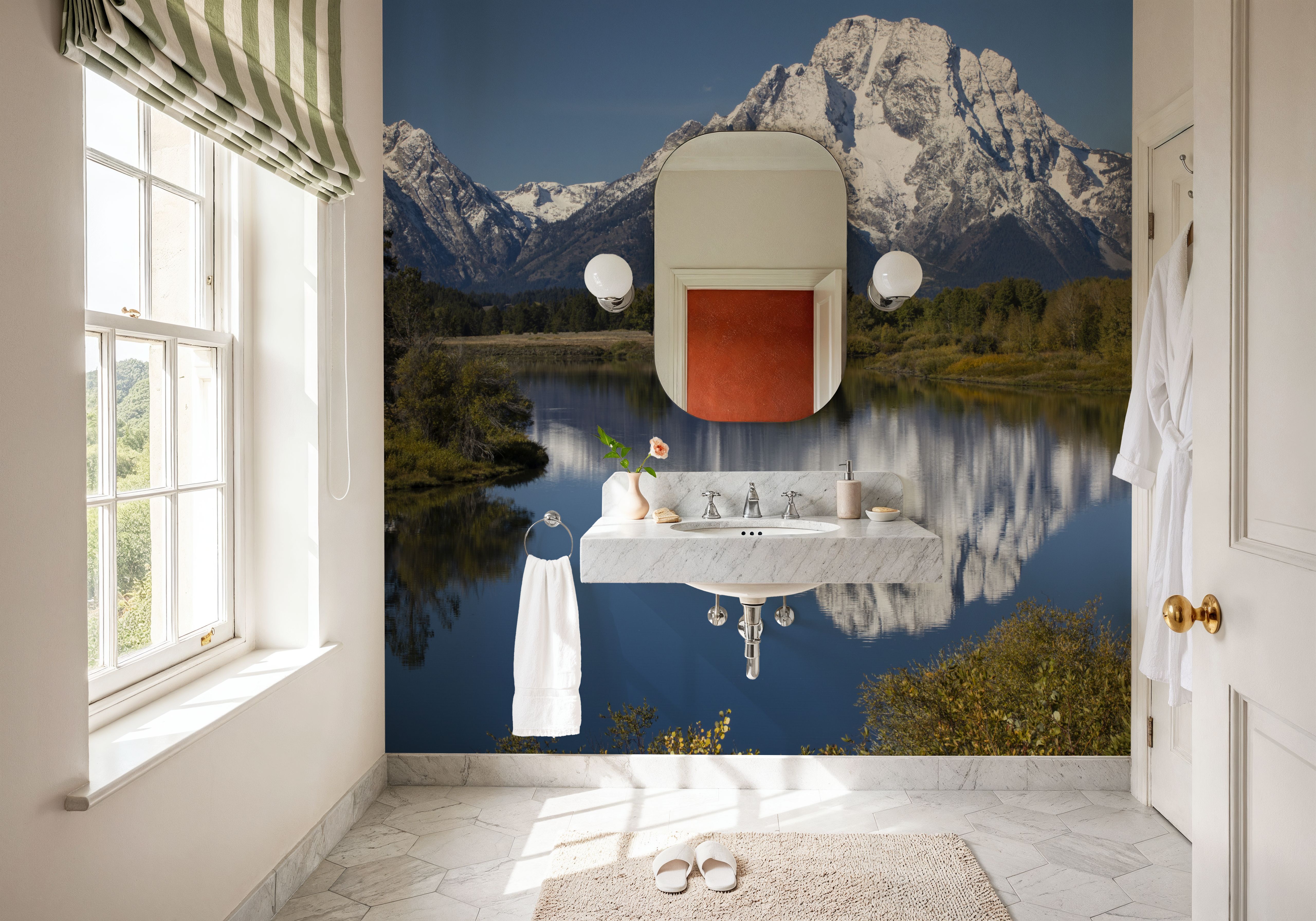 Mountain Mirror Lake