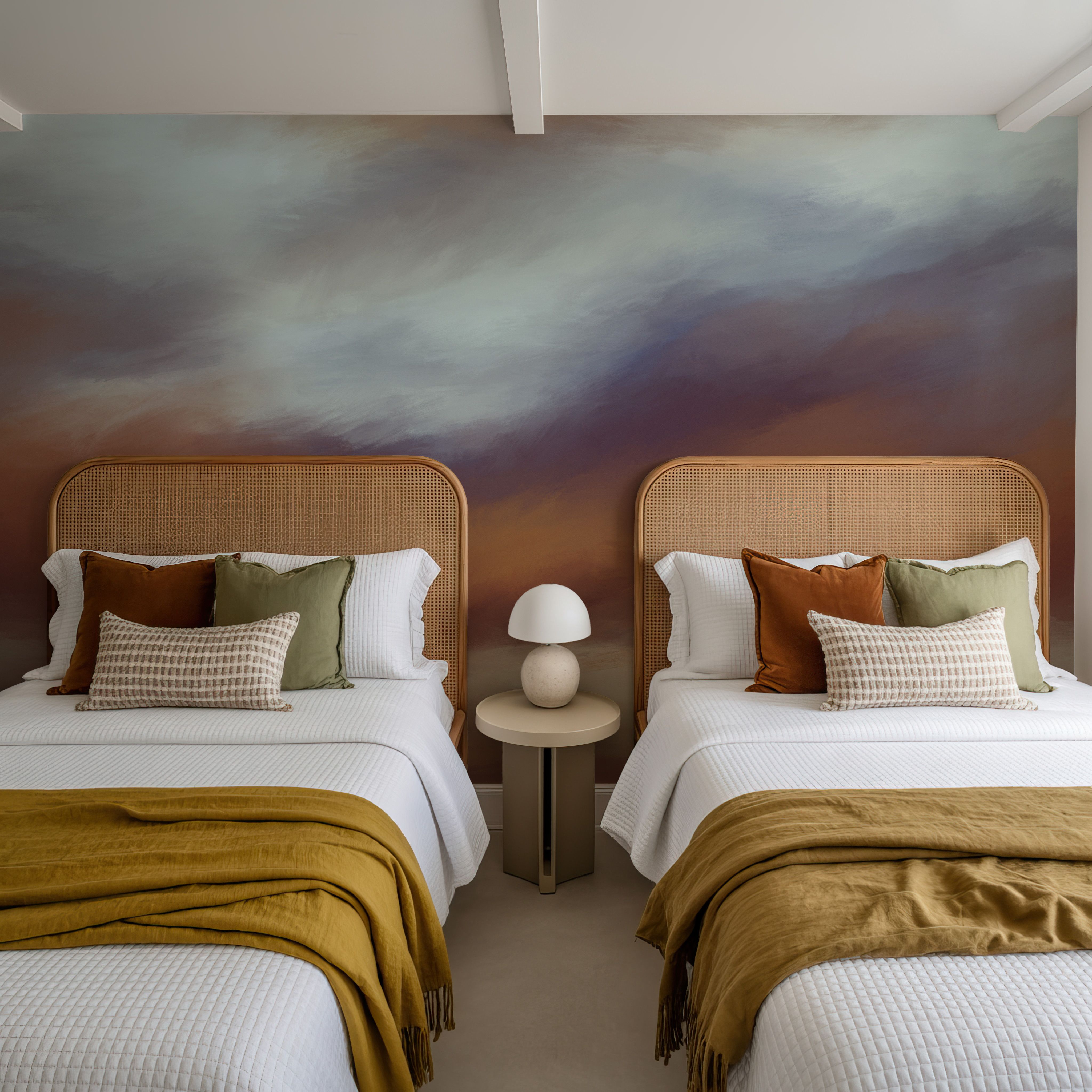 The Silent Horizon, Amber