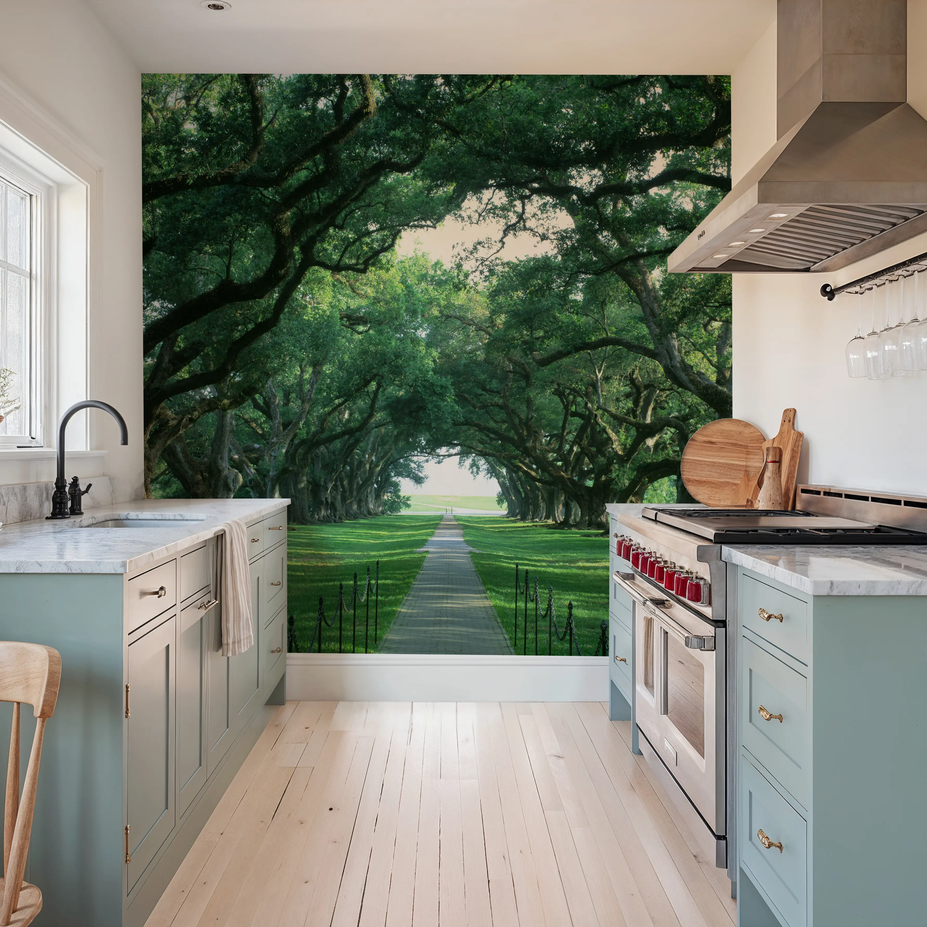 Fotobehang - Ancient Oak Avenue - Bladeren Natuur Mural - Groen - Slaapkamers - Wallism Nederland - Zelfklevend of Vliesbehang