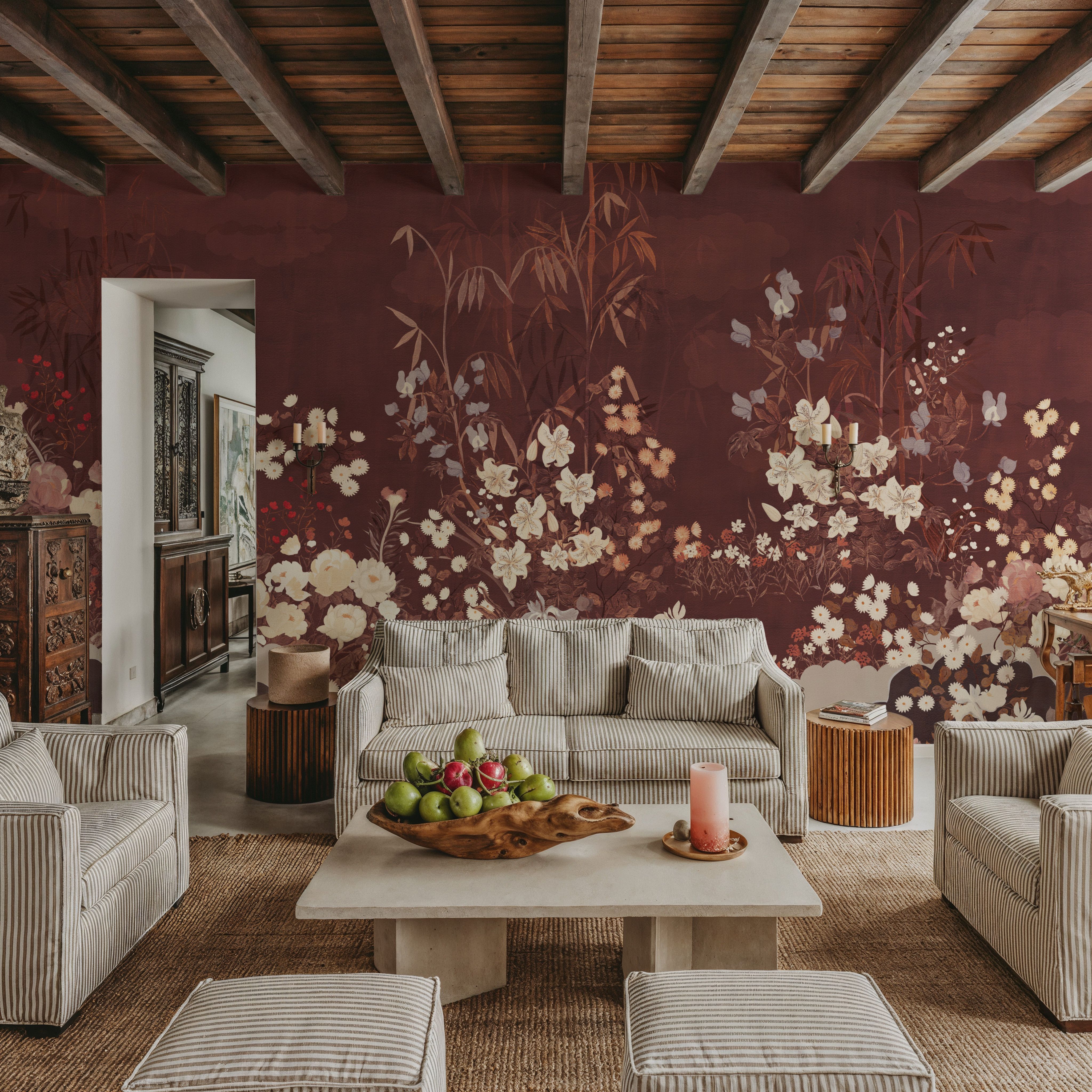 Kasumi Garden, Lacquer Red