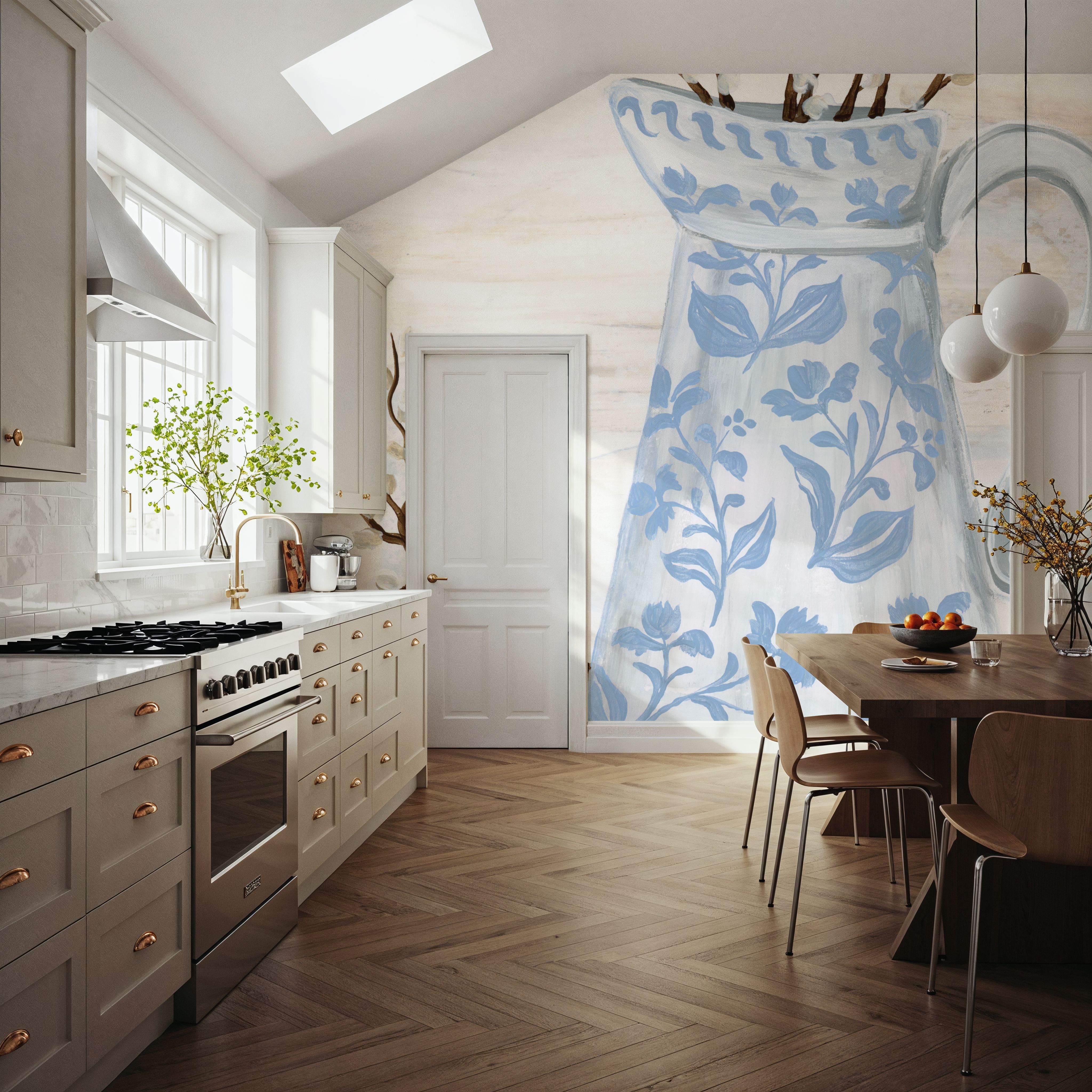 Chantilly Cottage Vase