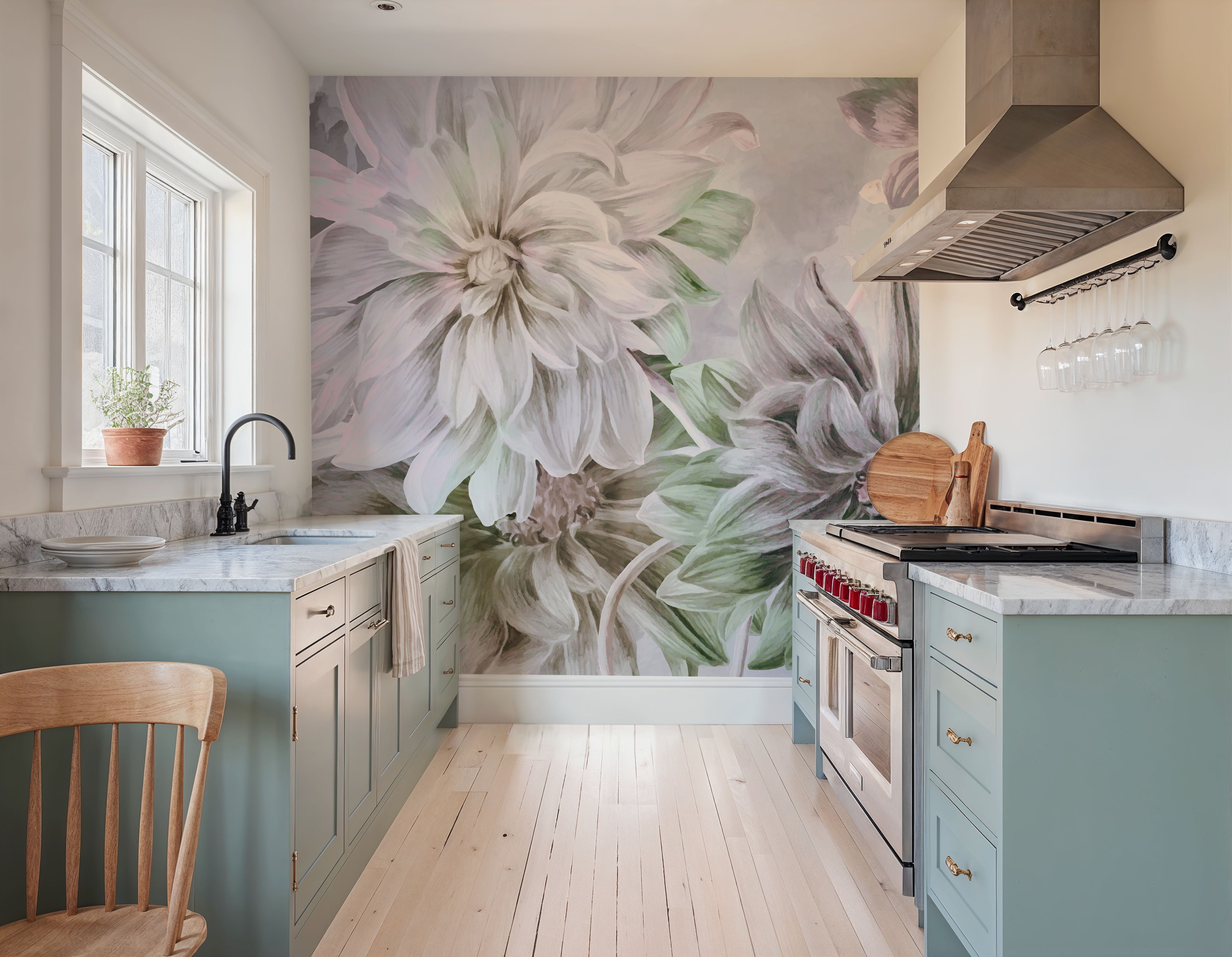 Focus on the Dahlia Light Green