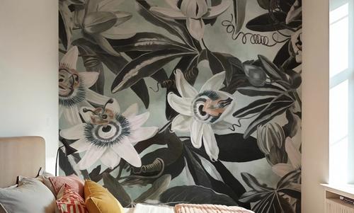White Passiflora Green
