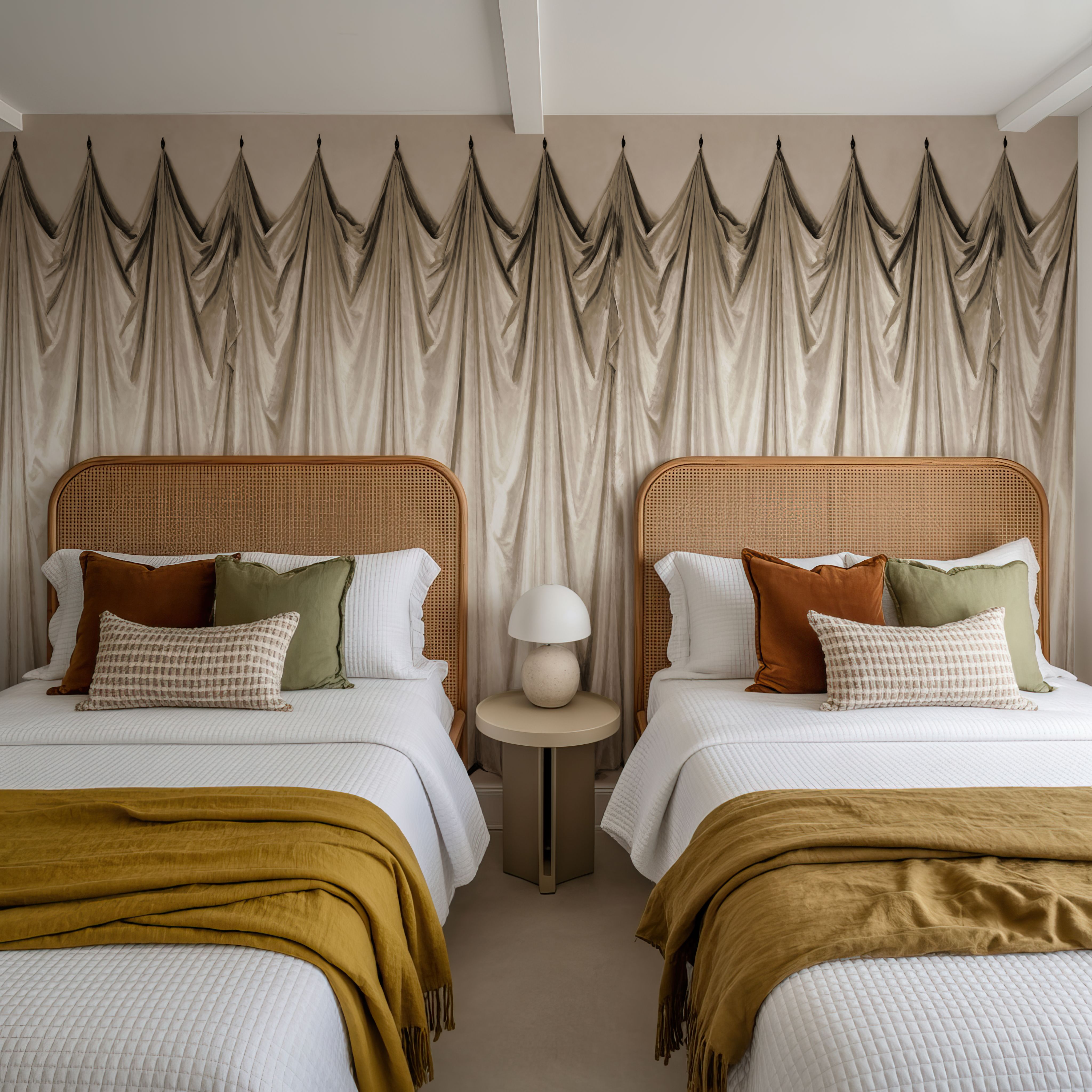 Medici Drapes, Cream