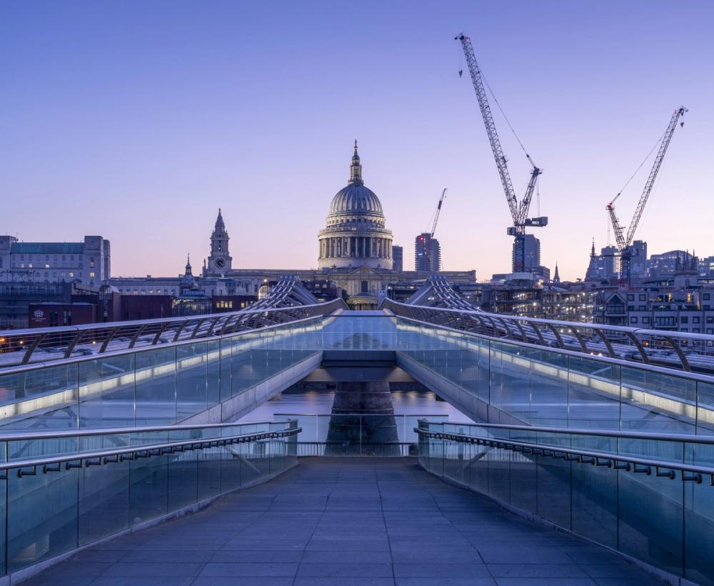 Millennium Bridge and Saint Paul´s Cathedral