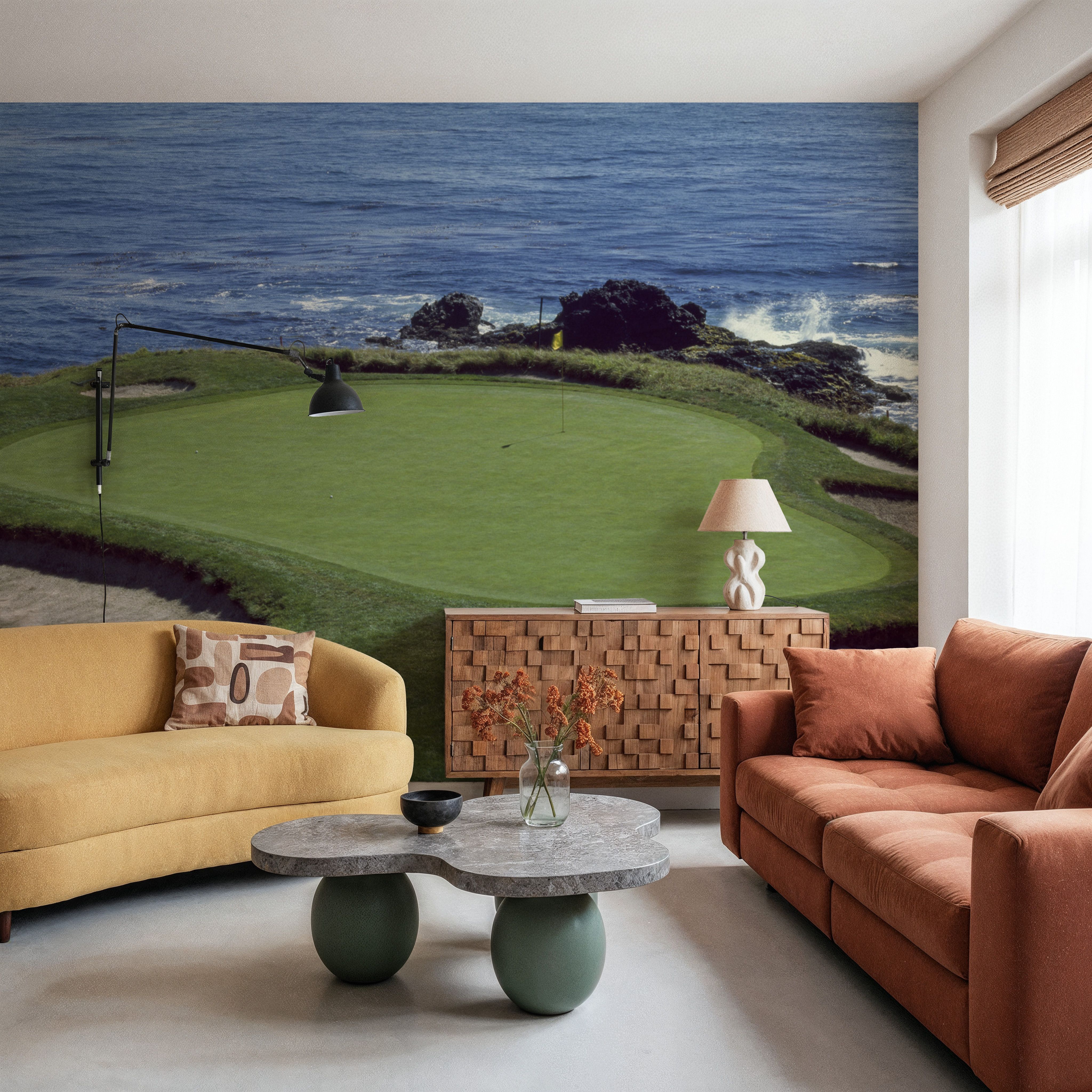 Coastal Green: Golfer's Paradise