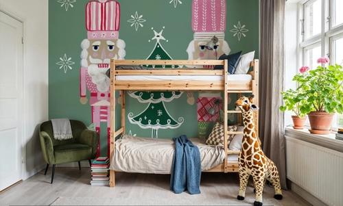 Dreamland Nutcrackers V