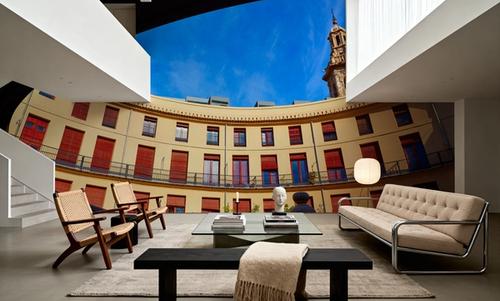 Valencia Plaza