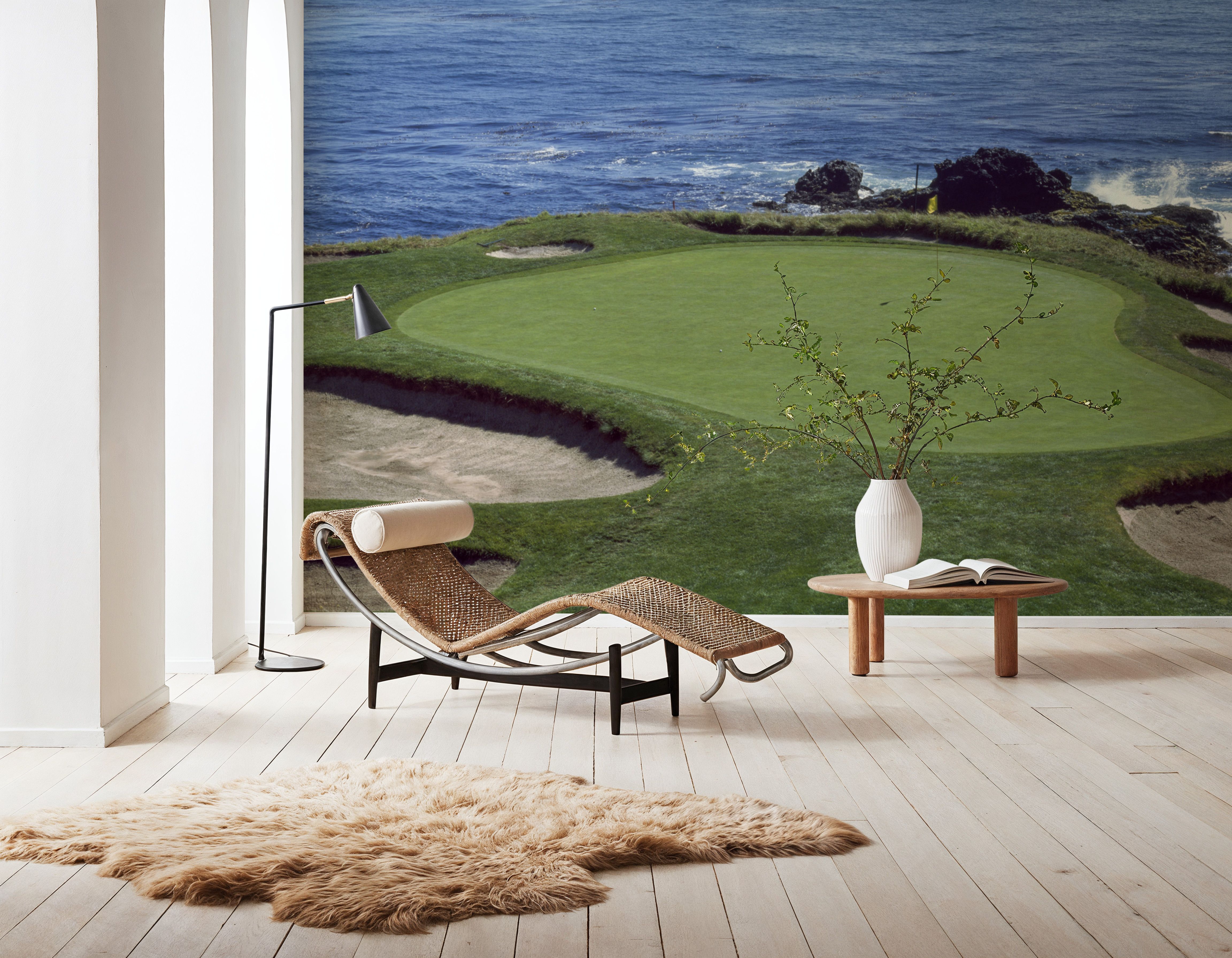 Coastal Green: Golfer's Paradise