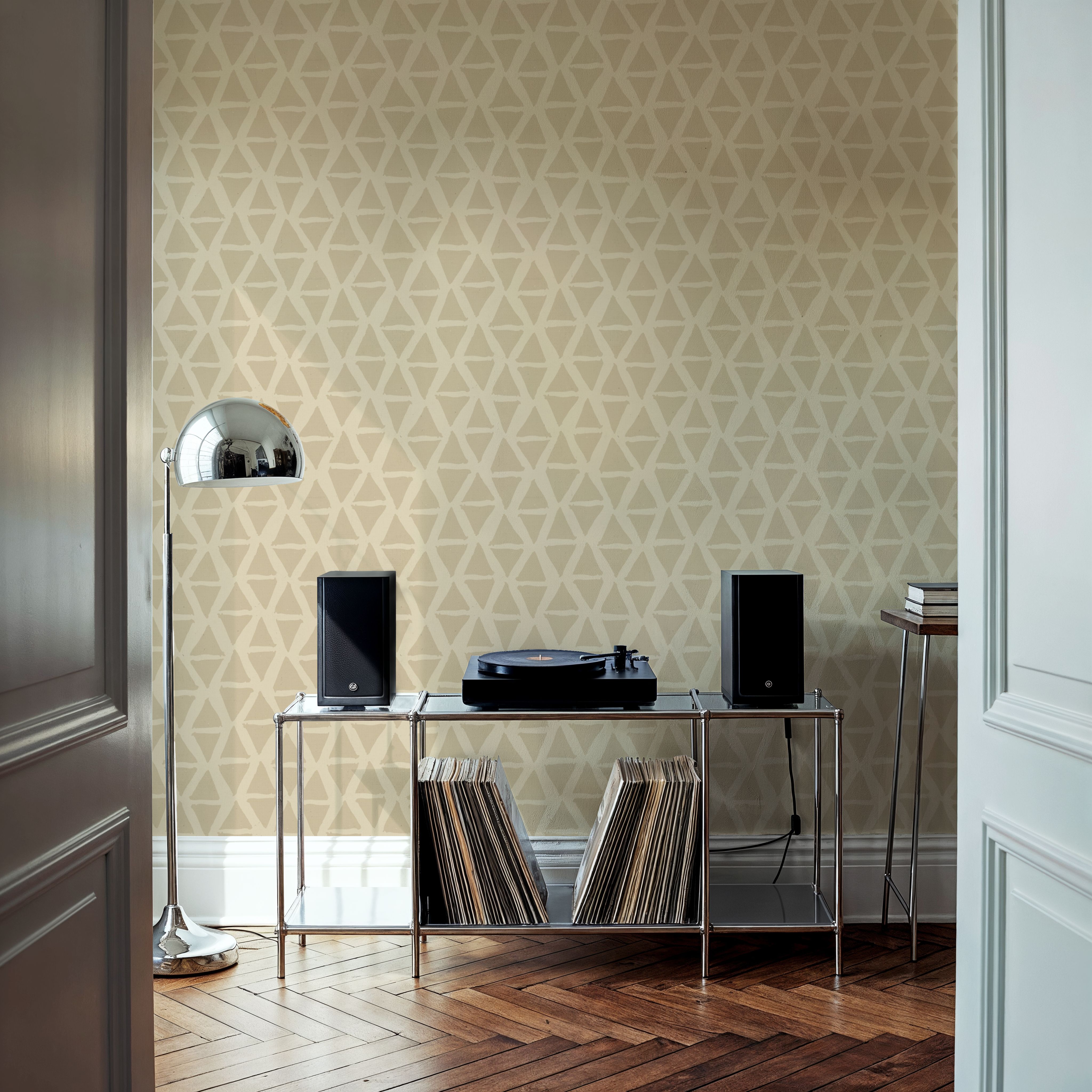 Triangular Meeting Beige