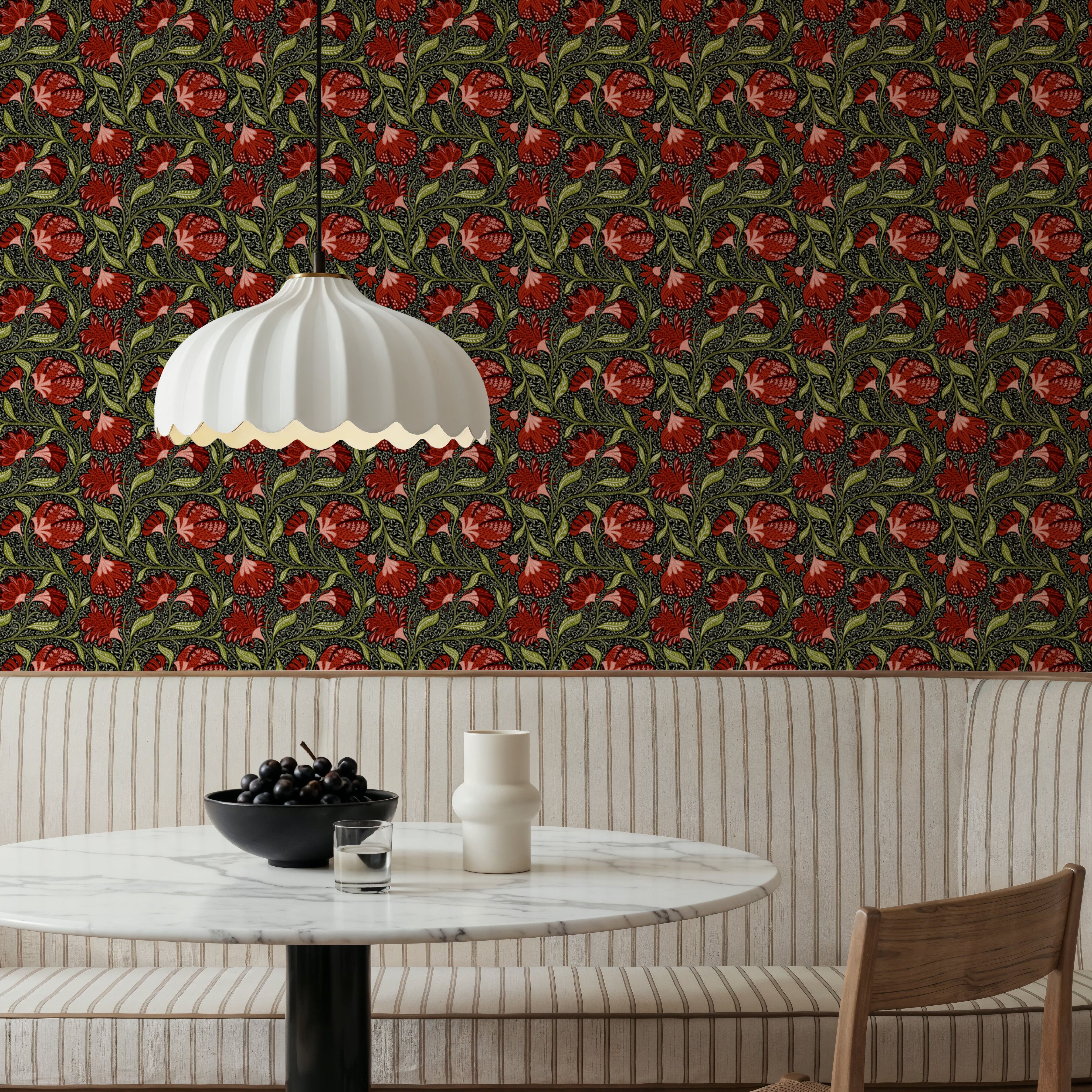 Indial Floral, Vermilion on Midnight, Papier peint