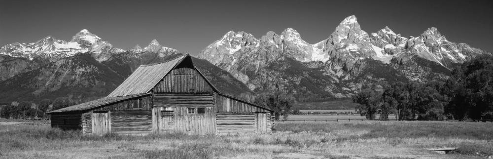 Mountain Homestead Black & White
