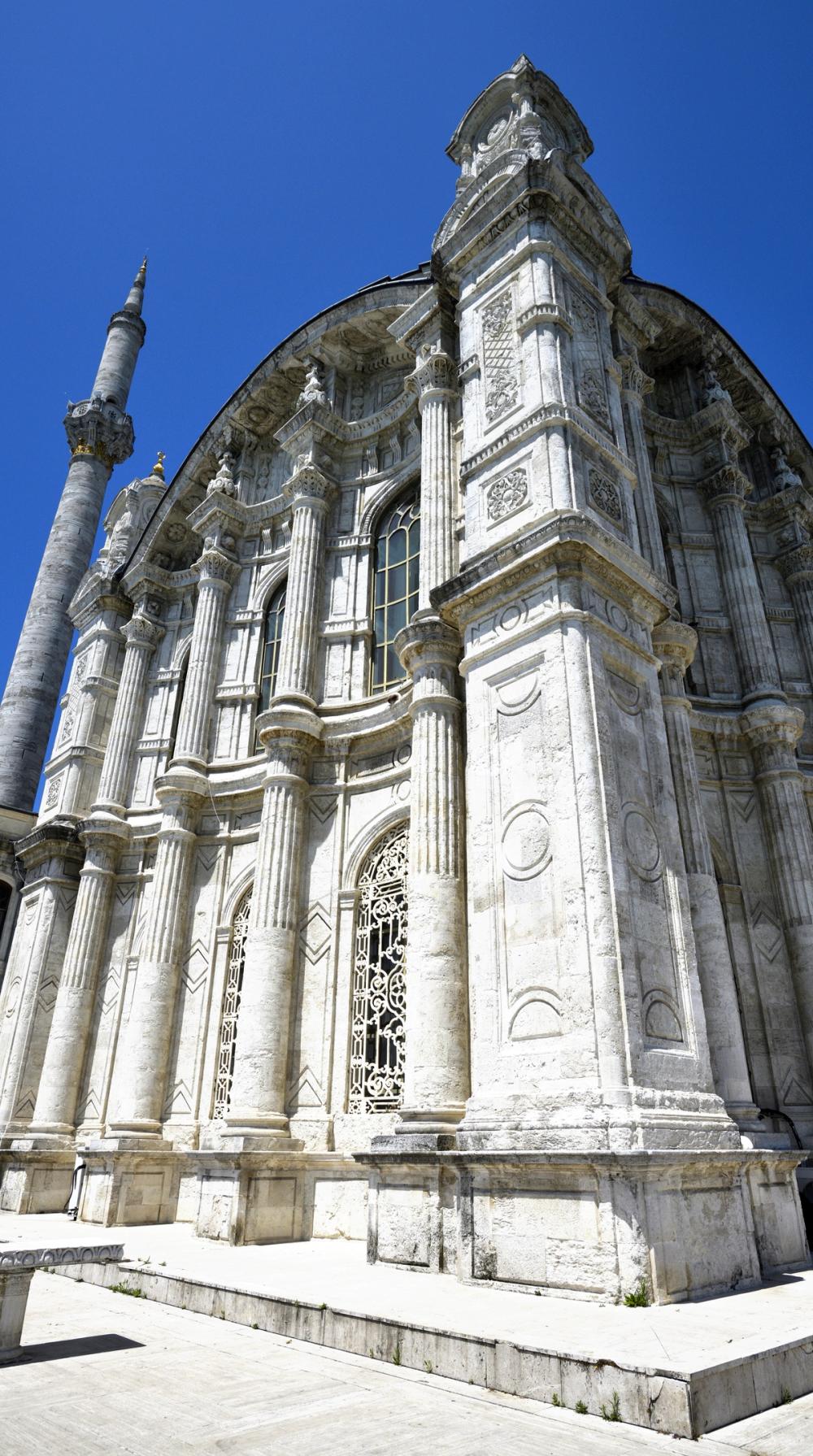 Majestic Minaret Palace