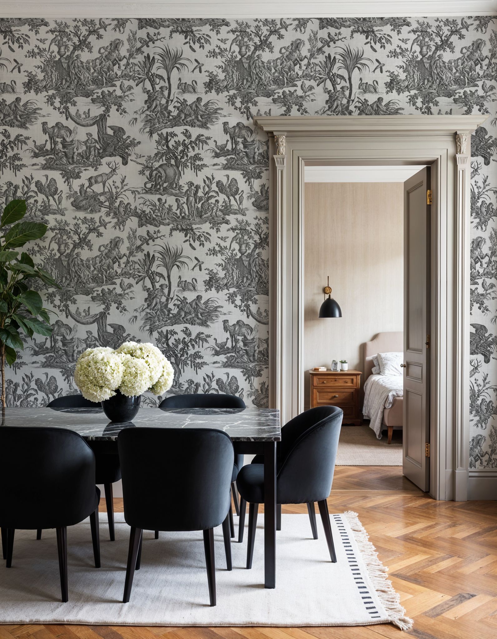 Patinated Linen Toile de Jouy, B&W