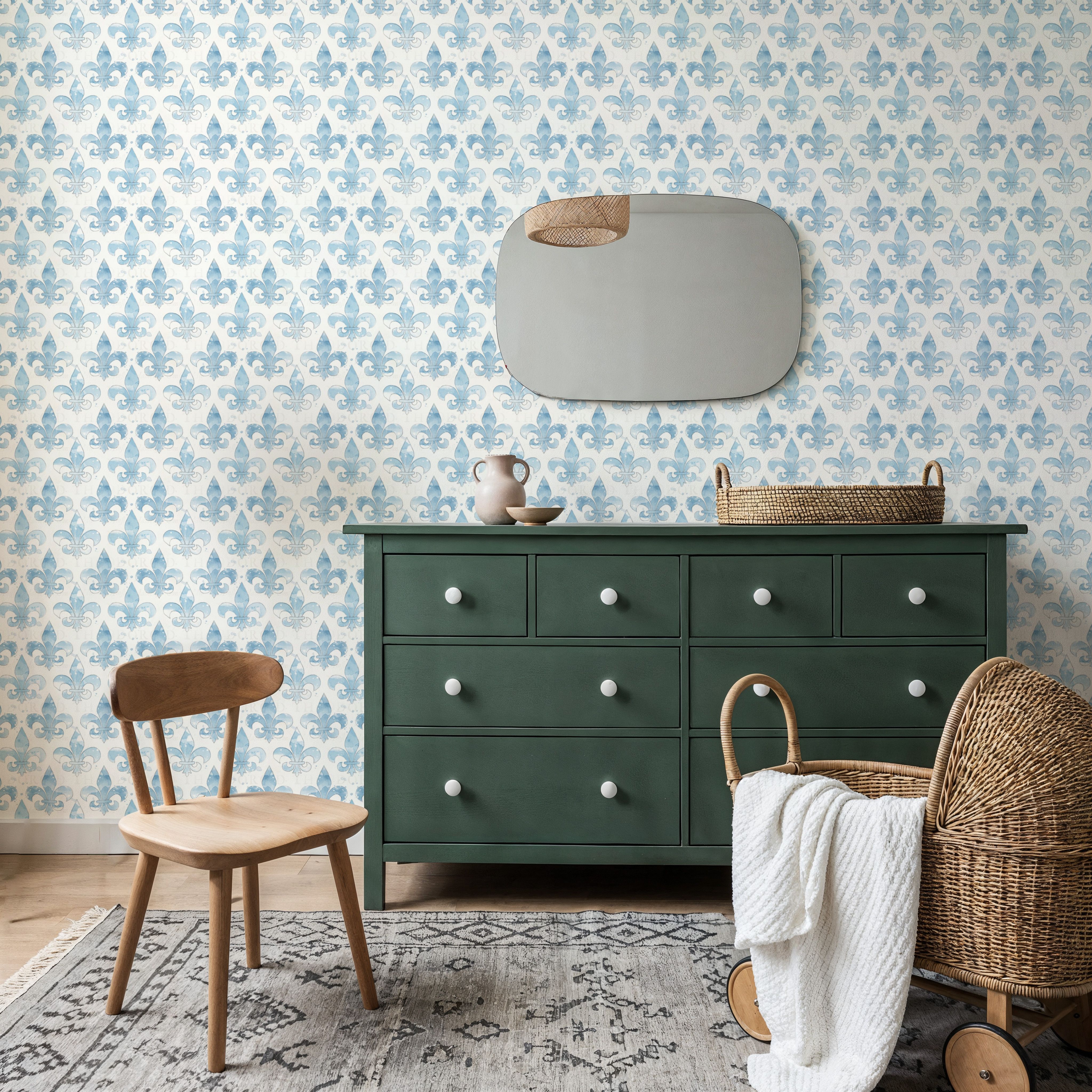 More Fleurs de Lis White