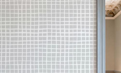 Griddy White Gray