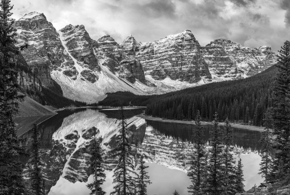 Moraine Lake BW