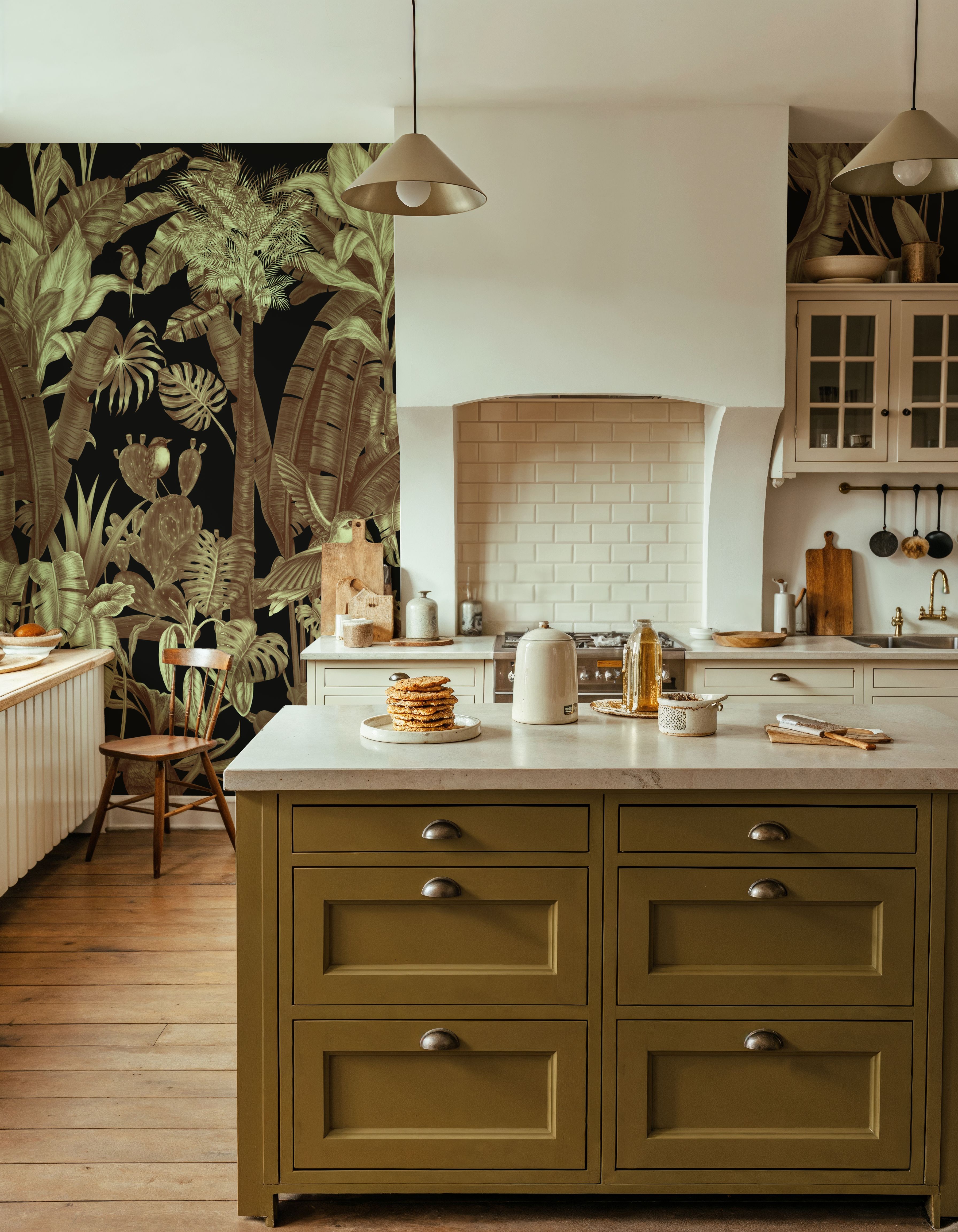 Tropical Wonderland, Black