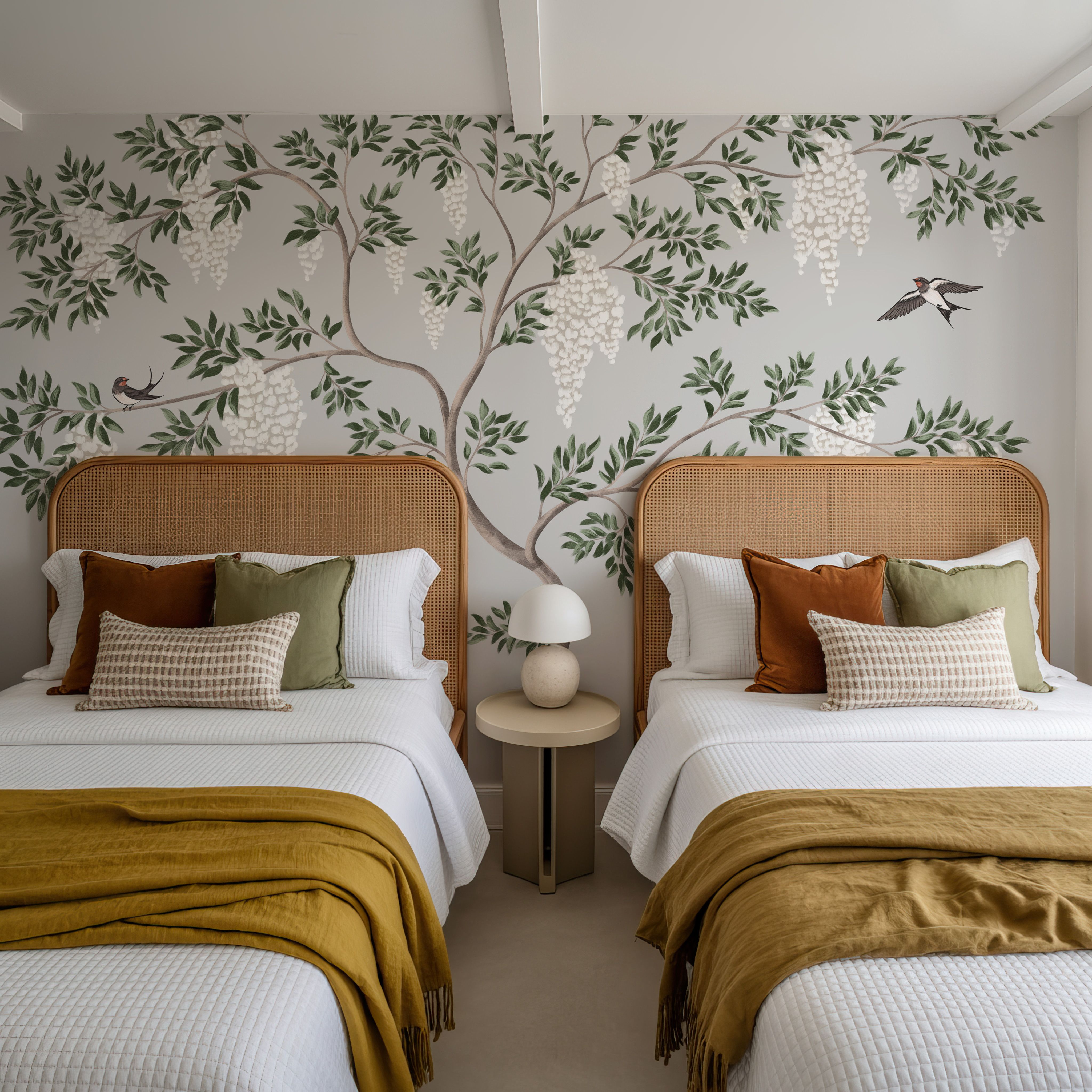 Beyond the Wisteria, Pearl