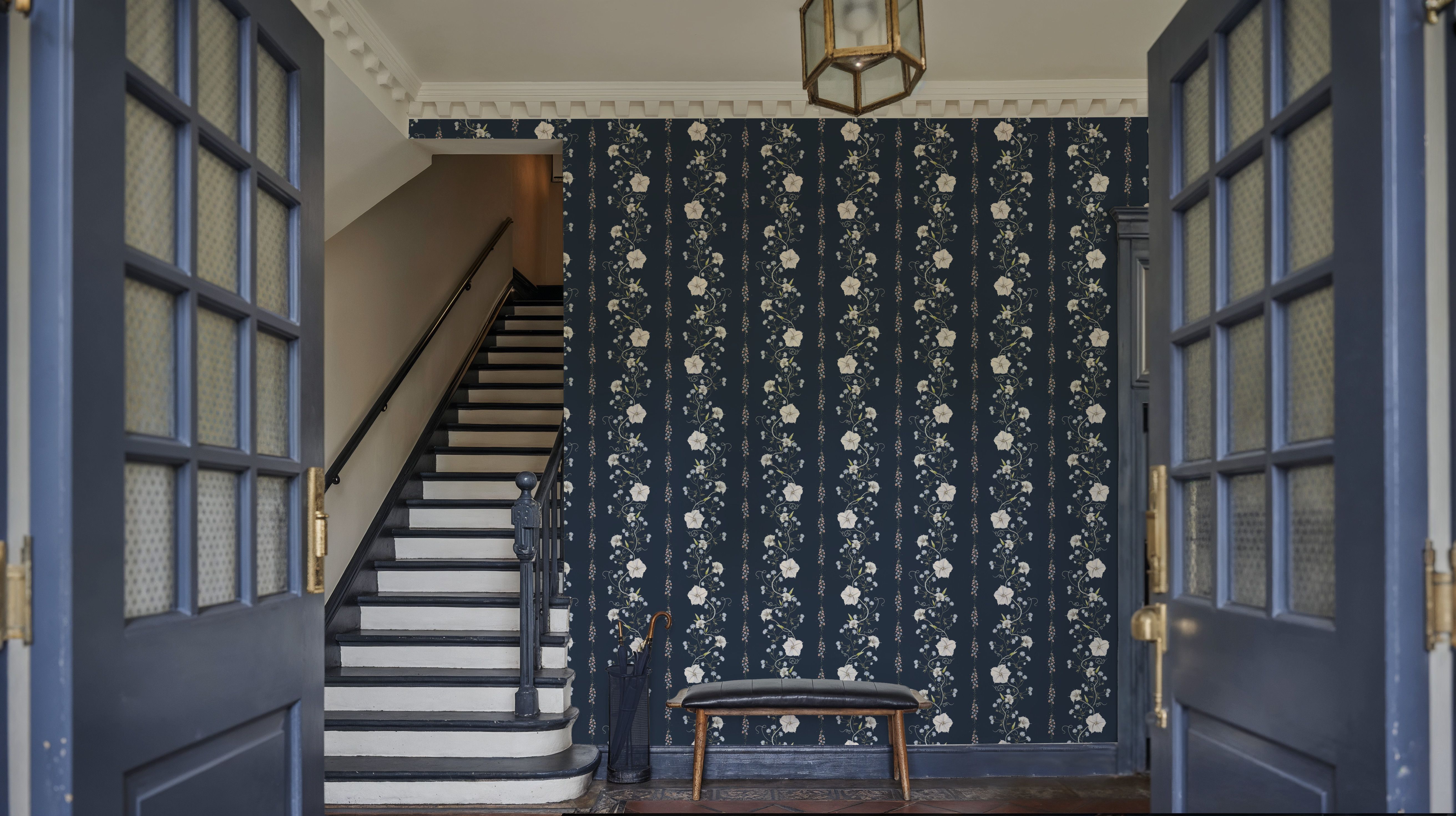 Trailing Flower Stripe, Navy