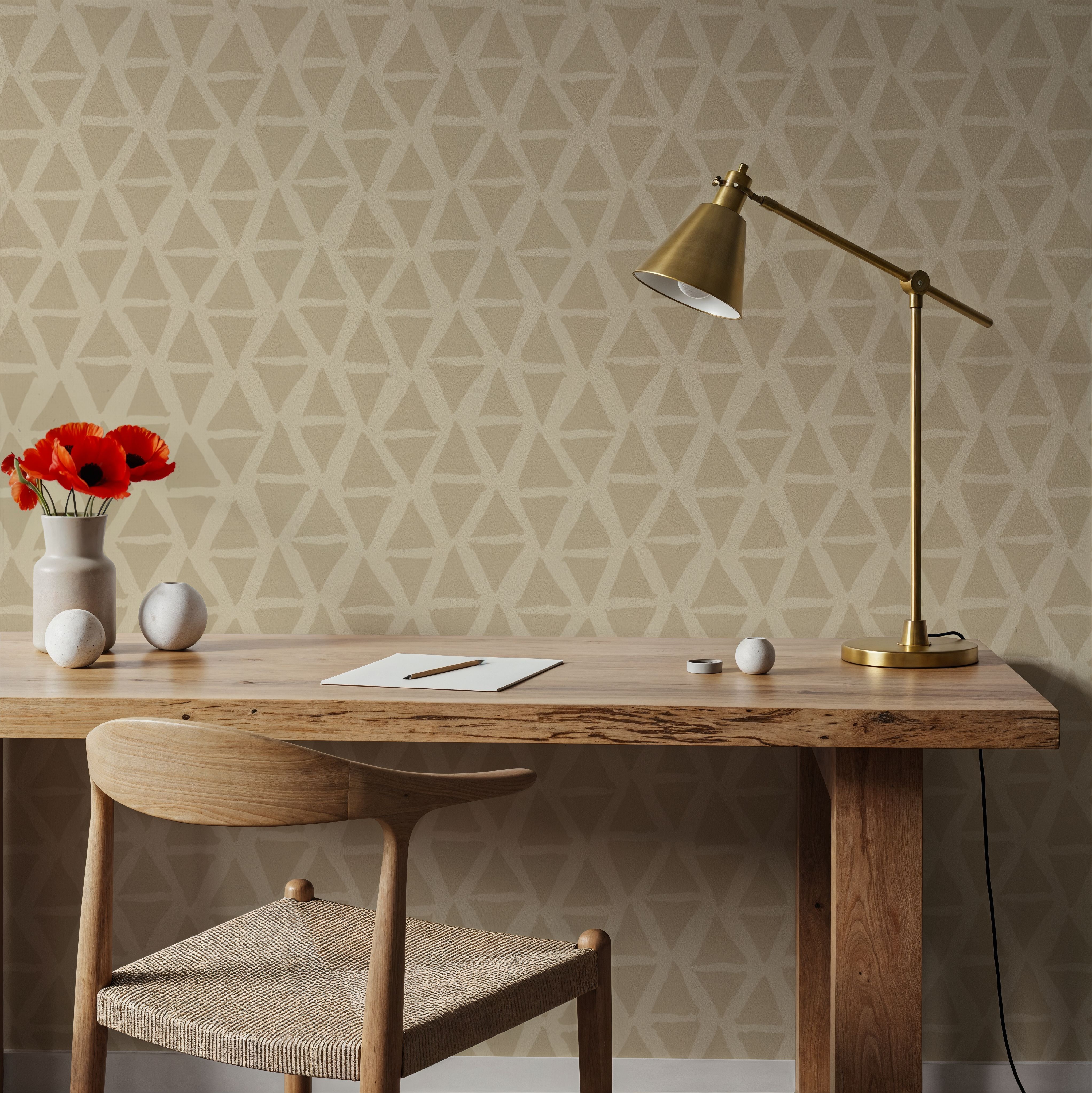 Triangular Meeting Beige, Behang