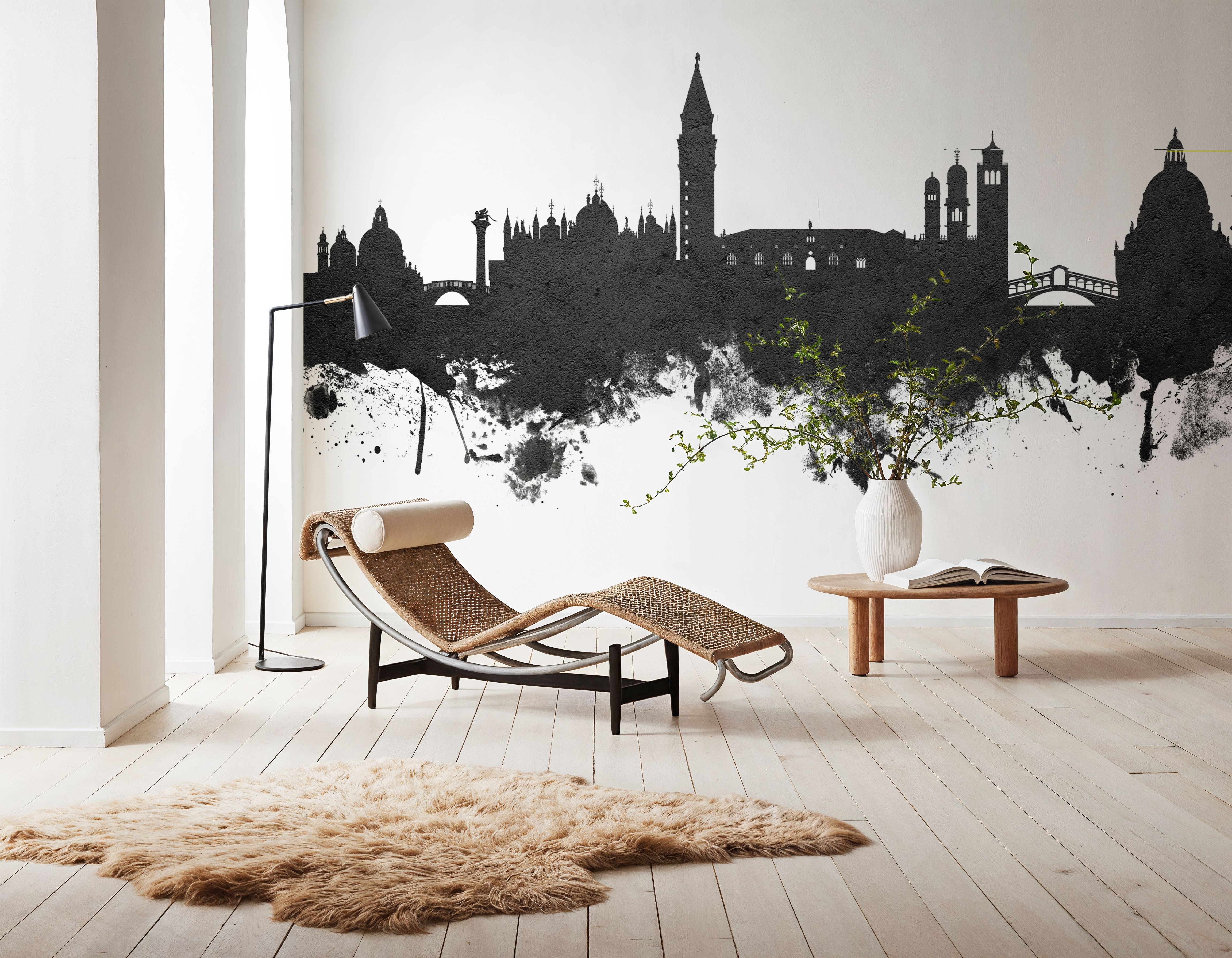 Venice Itay Skyline Black & White