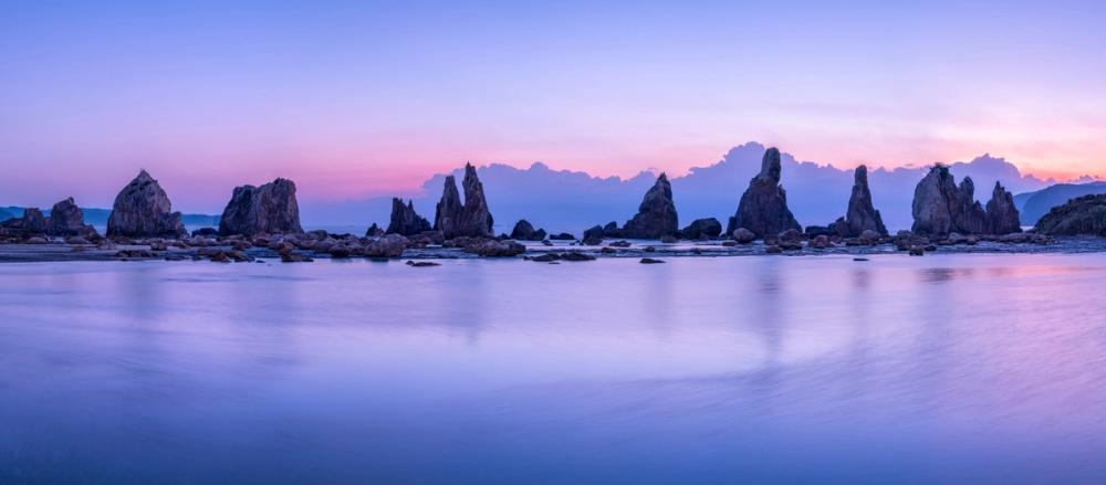 Hashigui-iwa Rocks at Dawn