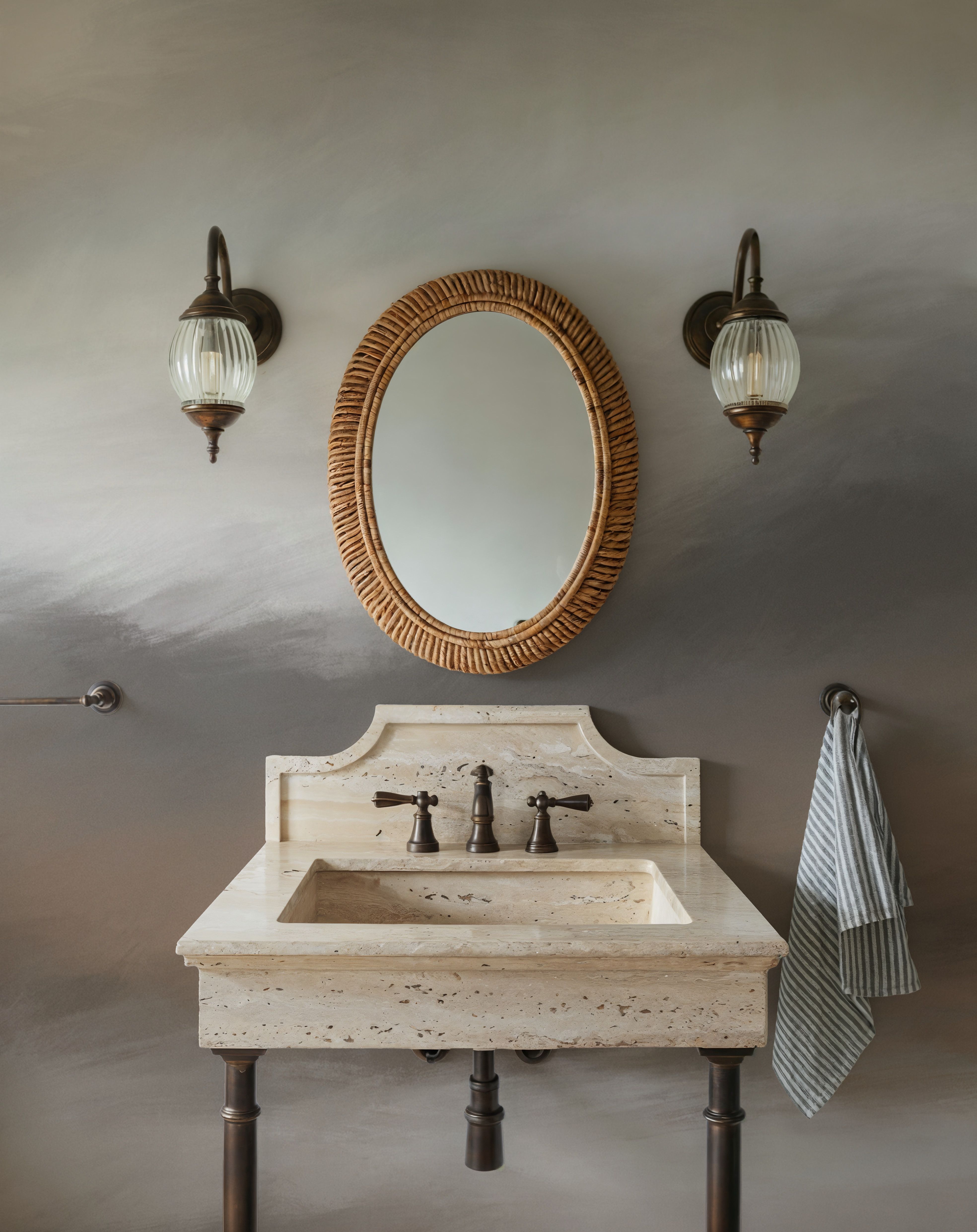 The Silent Horizon, Sand