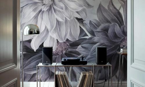 Focus on the Dahlia Gray