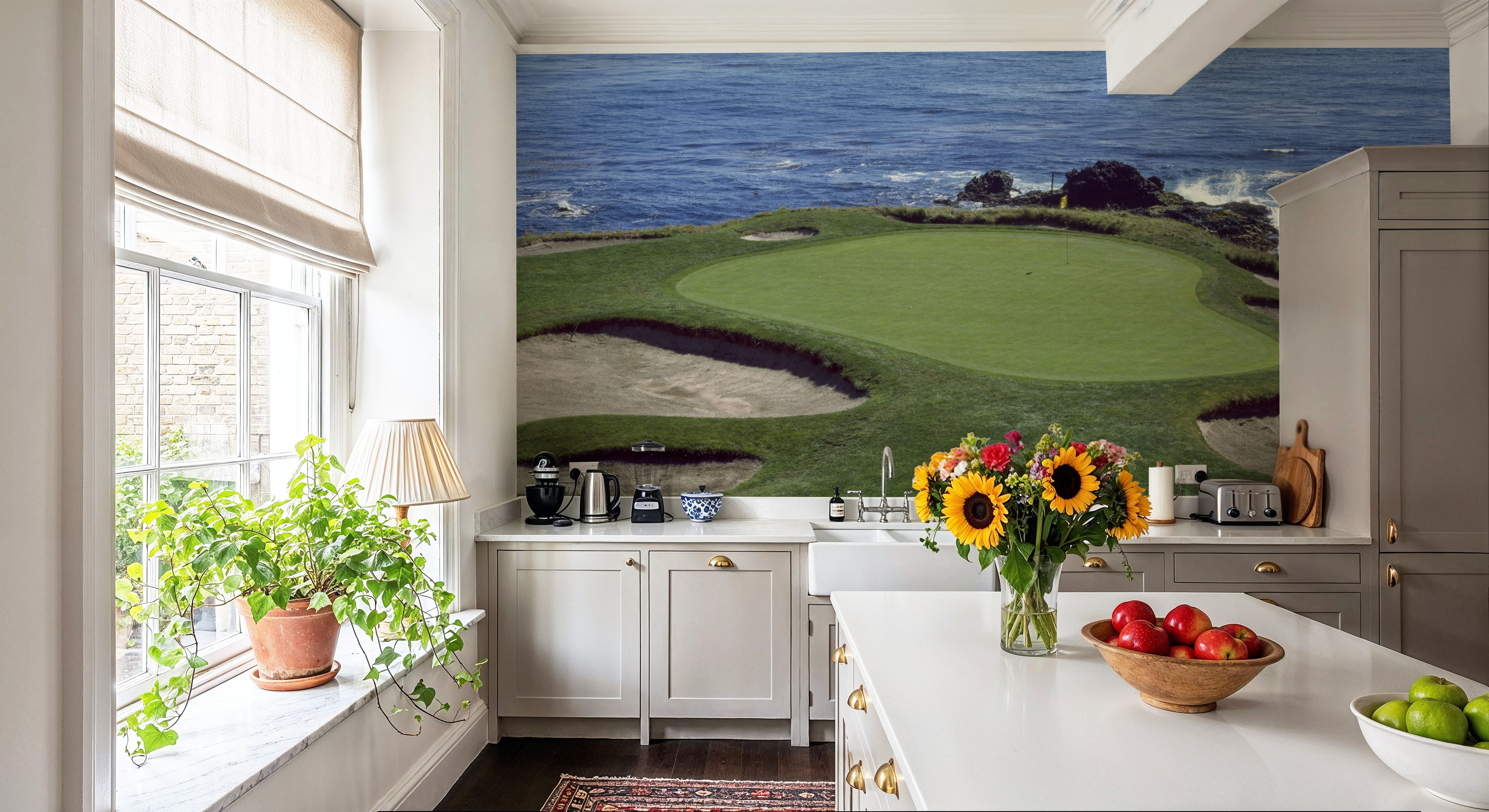 Coastal Green: Golfer's Paradise