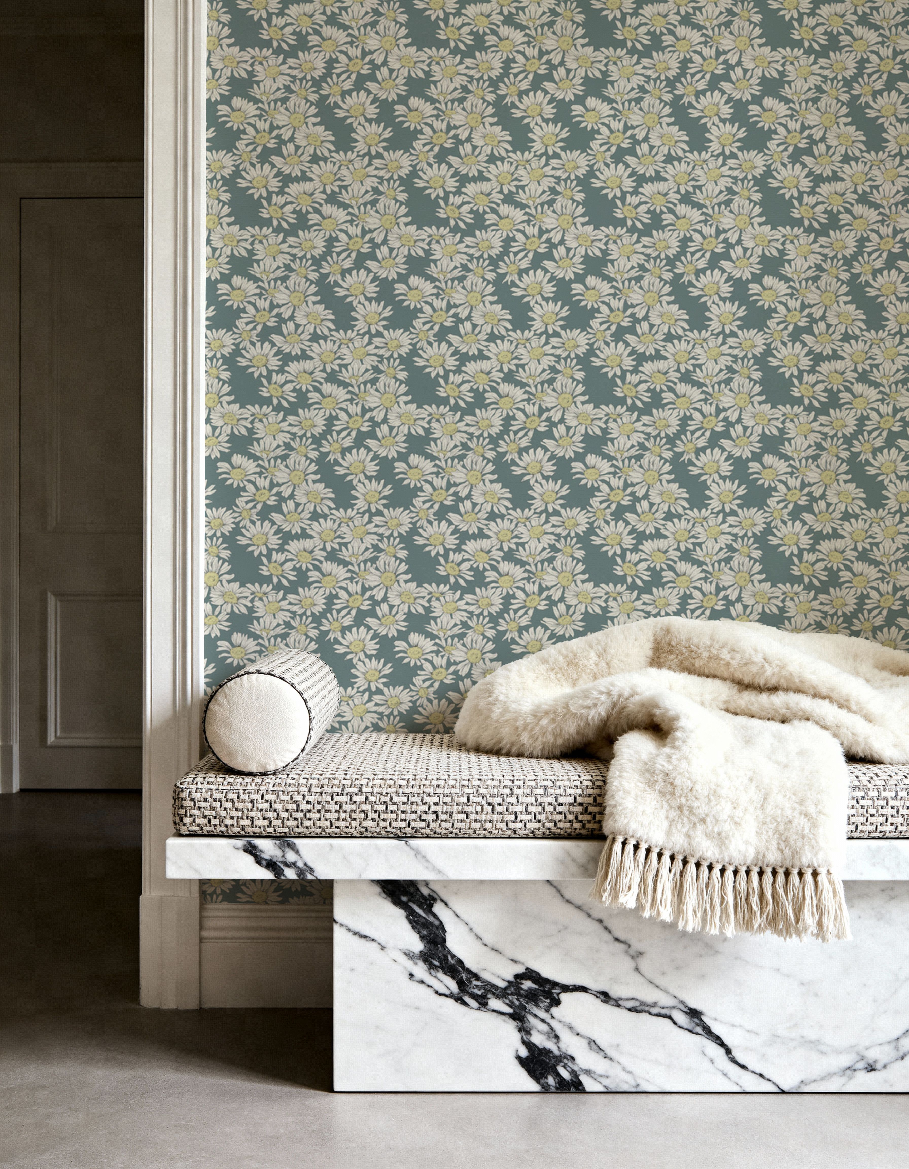 Dazzling Daisies Pidgeon