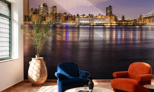 Manhattan Wakes Up