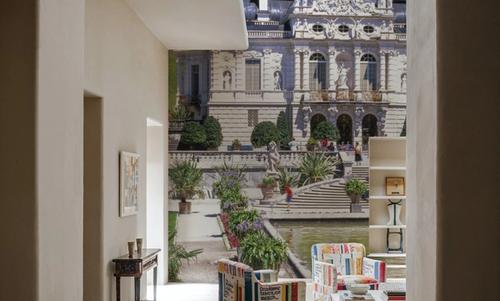 Grand Versailles Estate