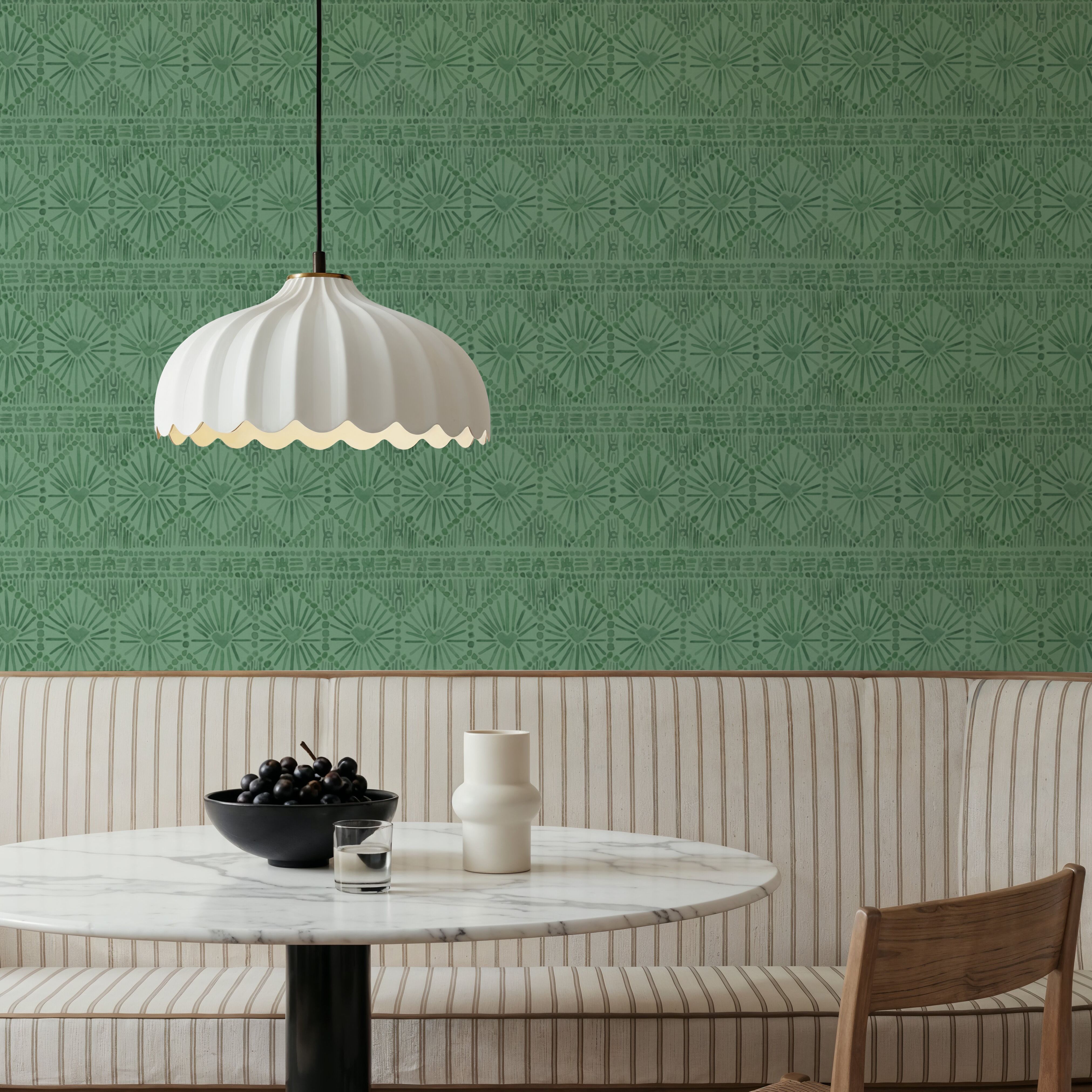 Paradise Fountain Dark Green on Green