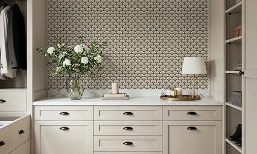Ginko Folly, Ivory Ebony