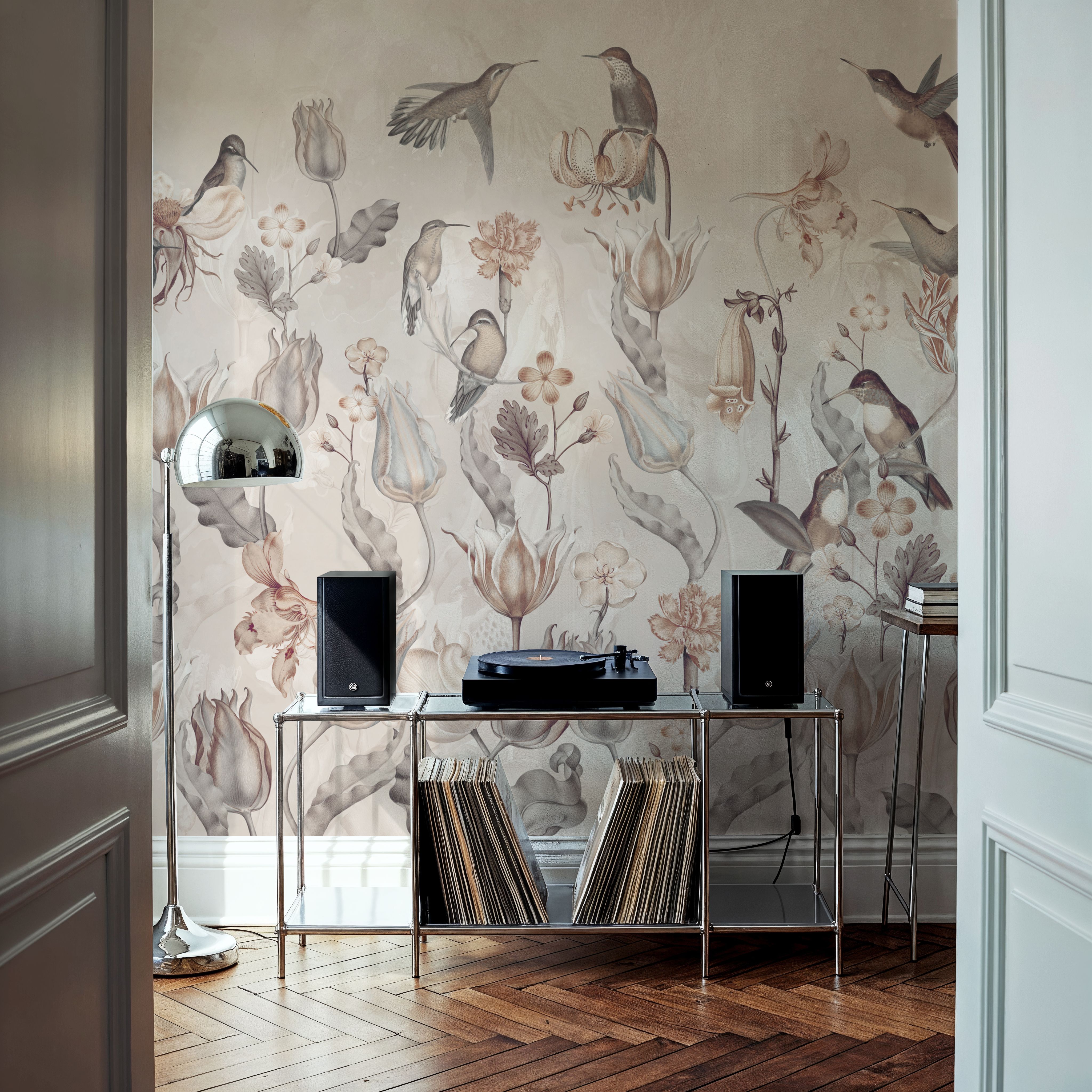 Tulips & Birds, Sand