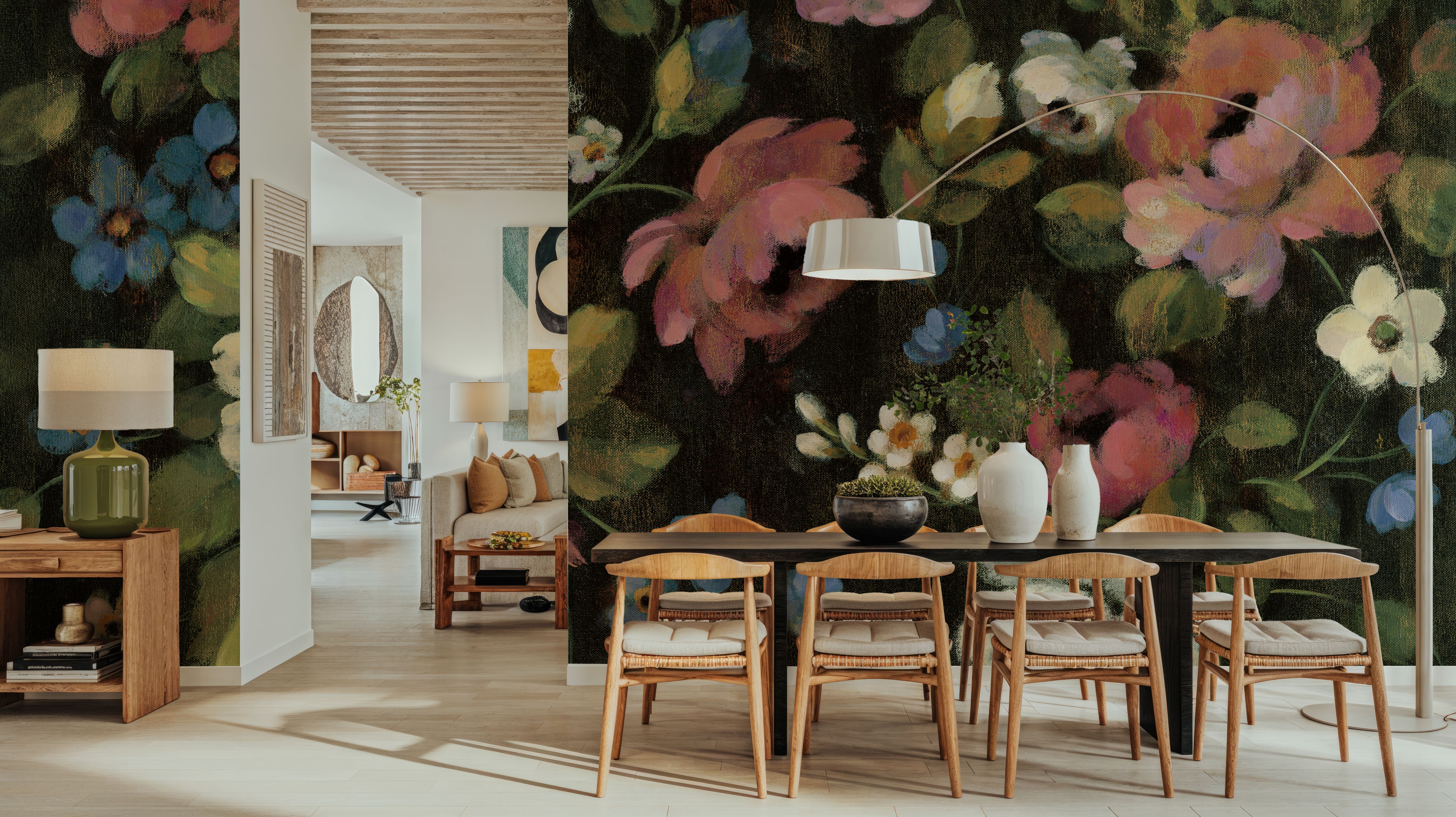 Expressive Spray on Black