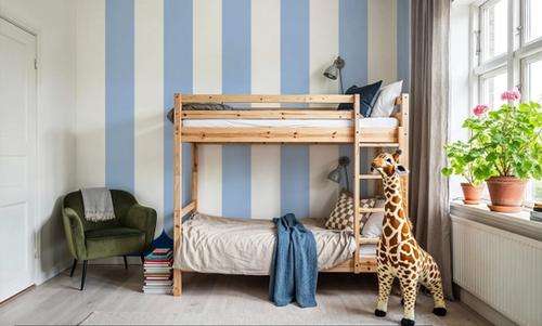 Scalloped Circus Stripes, Baby Blue