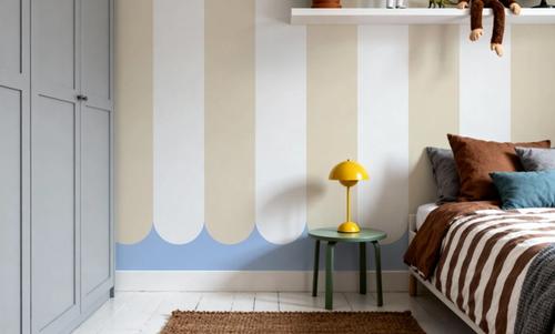 Scalloped Circus Stripes, Beige