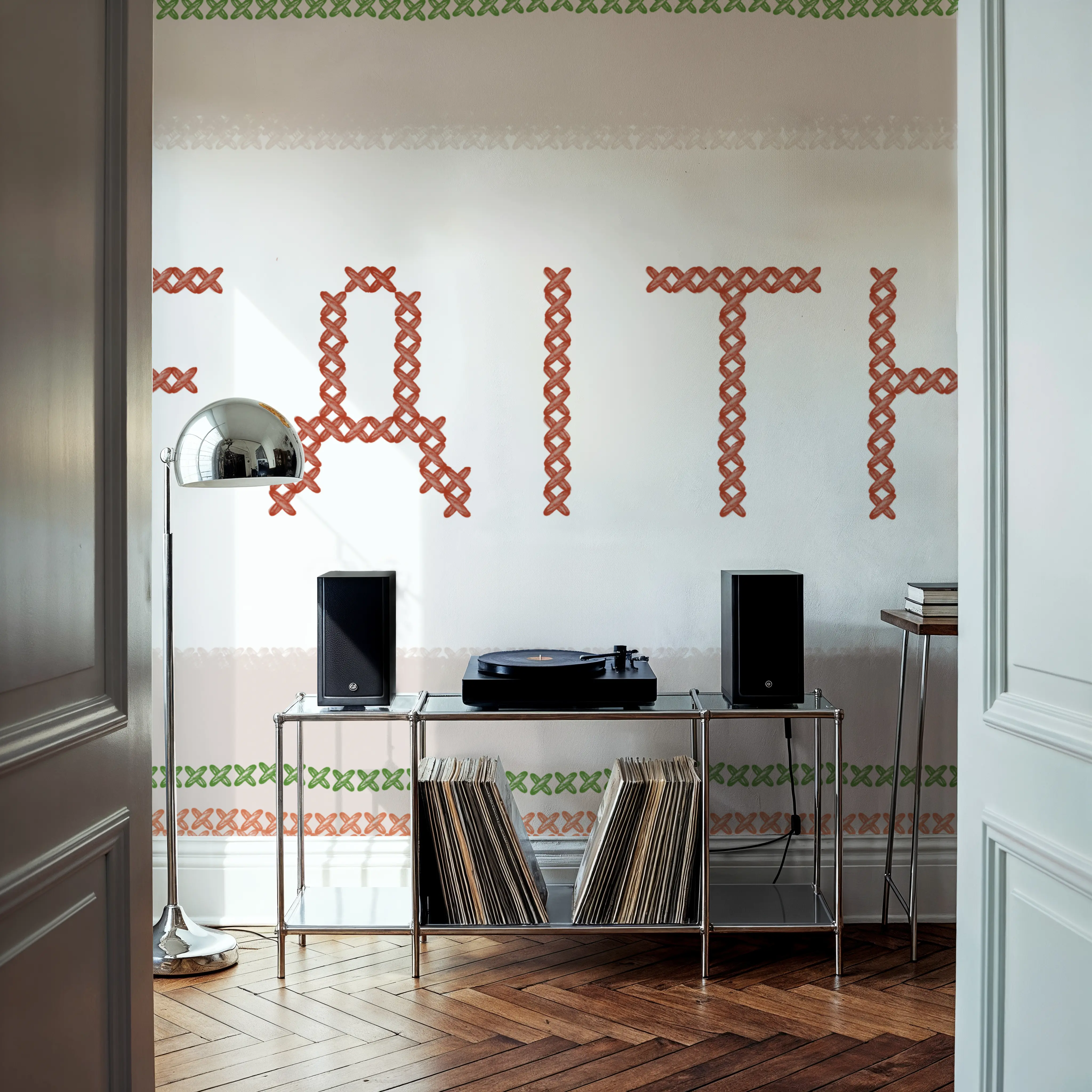 Fotobehang - Faith Cross Stitch - Grafische Kunst Hobby Mural - Wit - Woonkamer - Wallism België - Zelfklevend of Vliesbehang