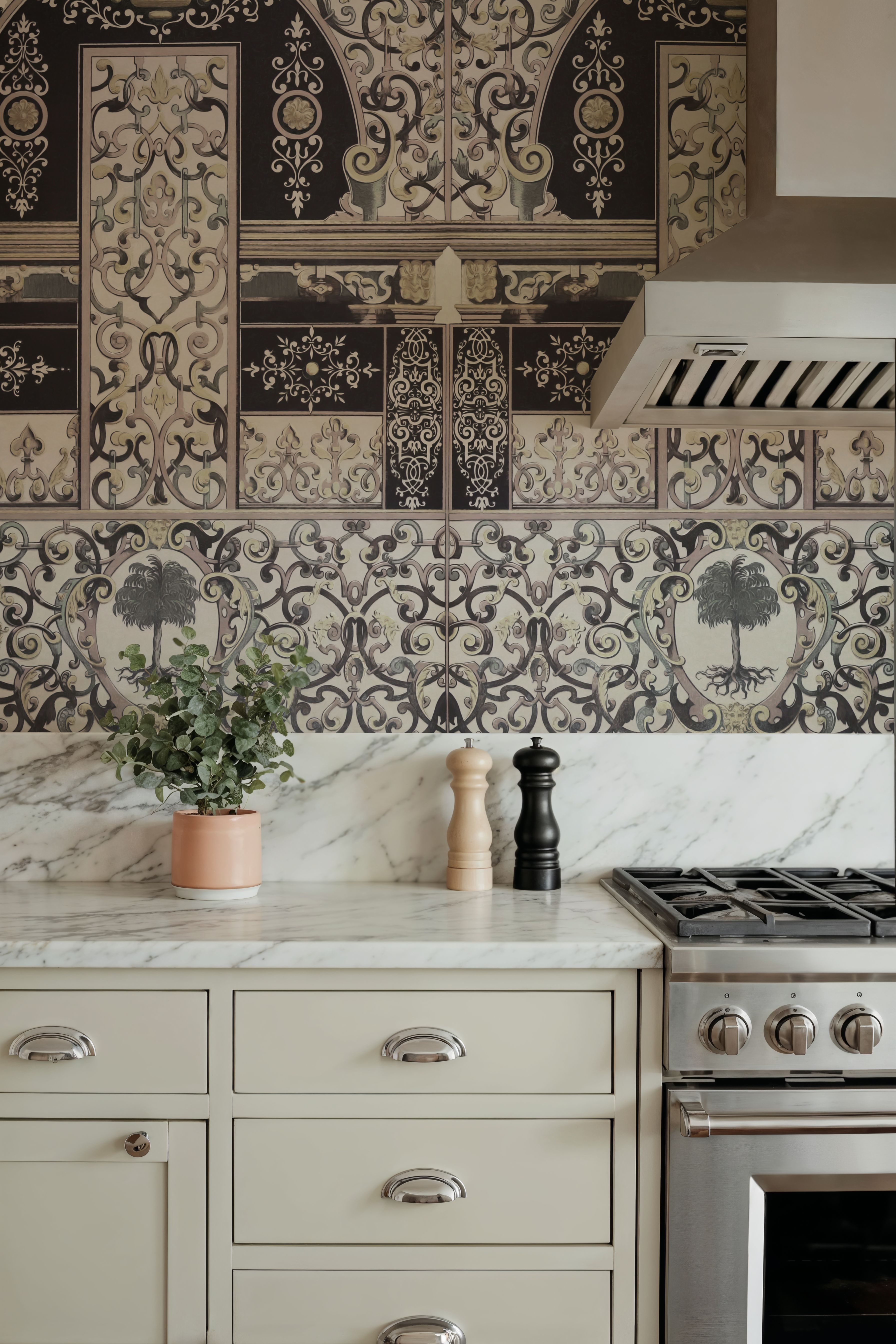 German Renaissance, Yellow Contrast