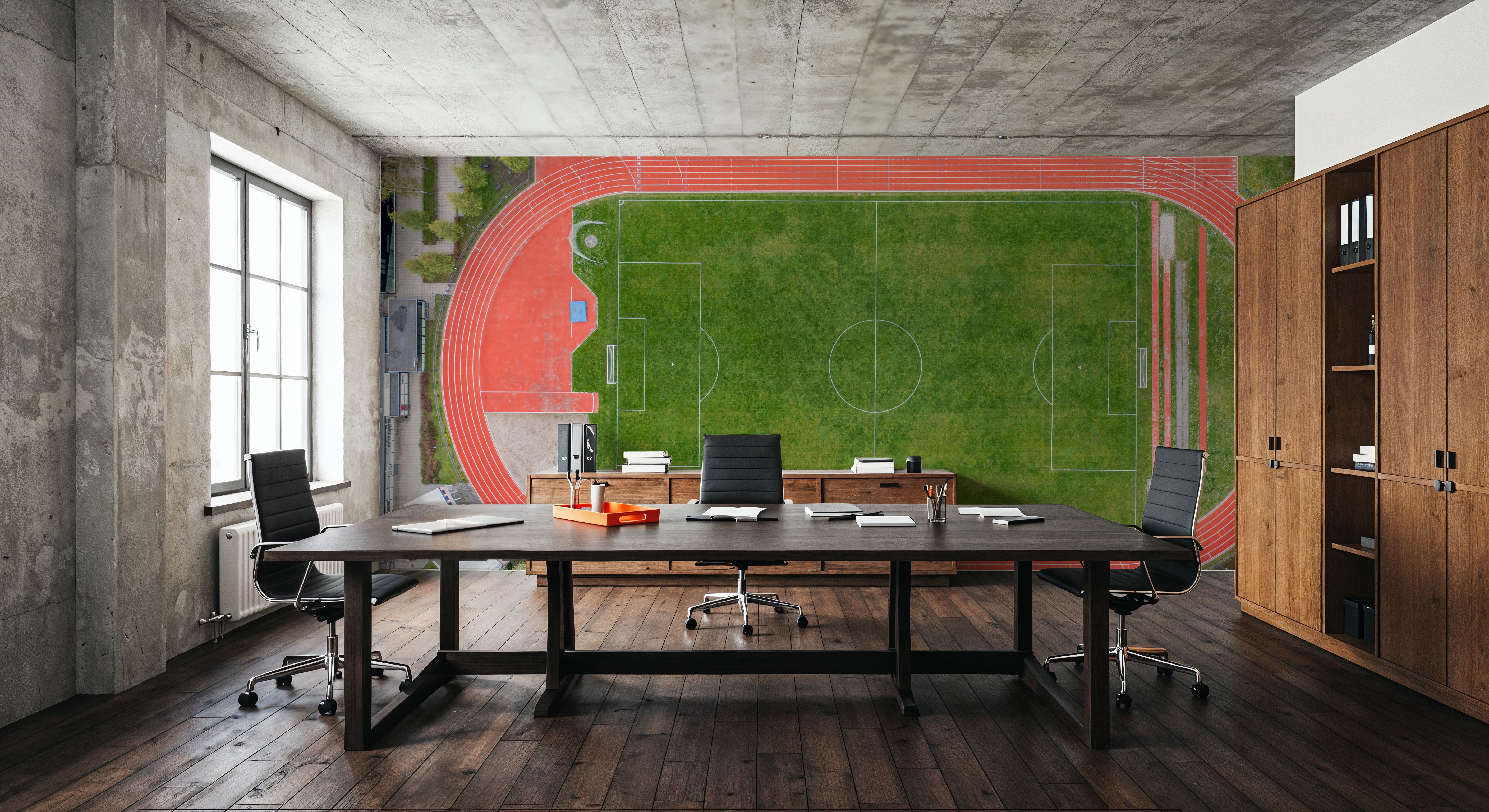 Track and Field, Behang