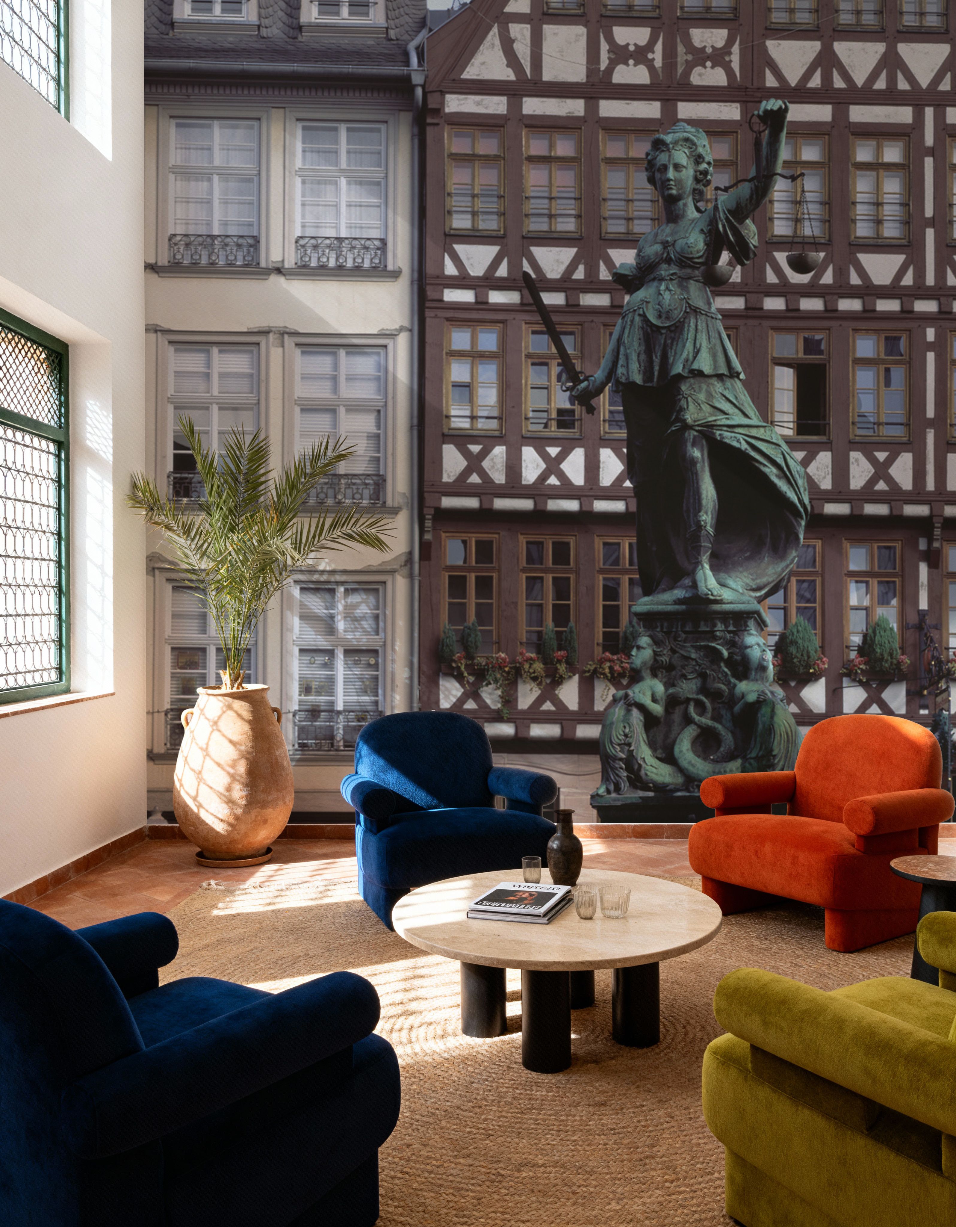 Fotomural - Medieval Justice Square - Arquitectura Calle - Dormitorio - Wallism España - Pegar en la pared o Autoadhesivo